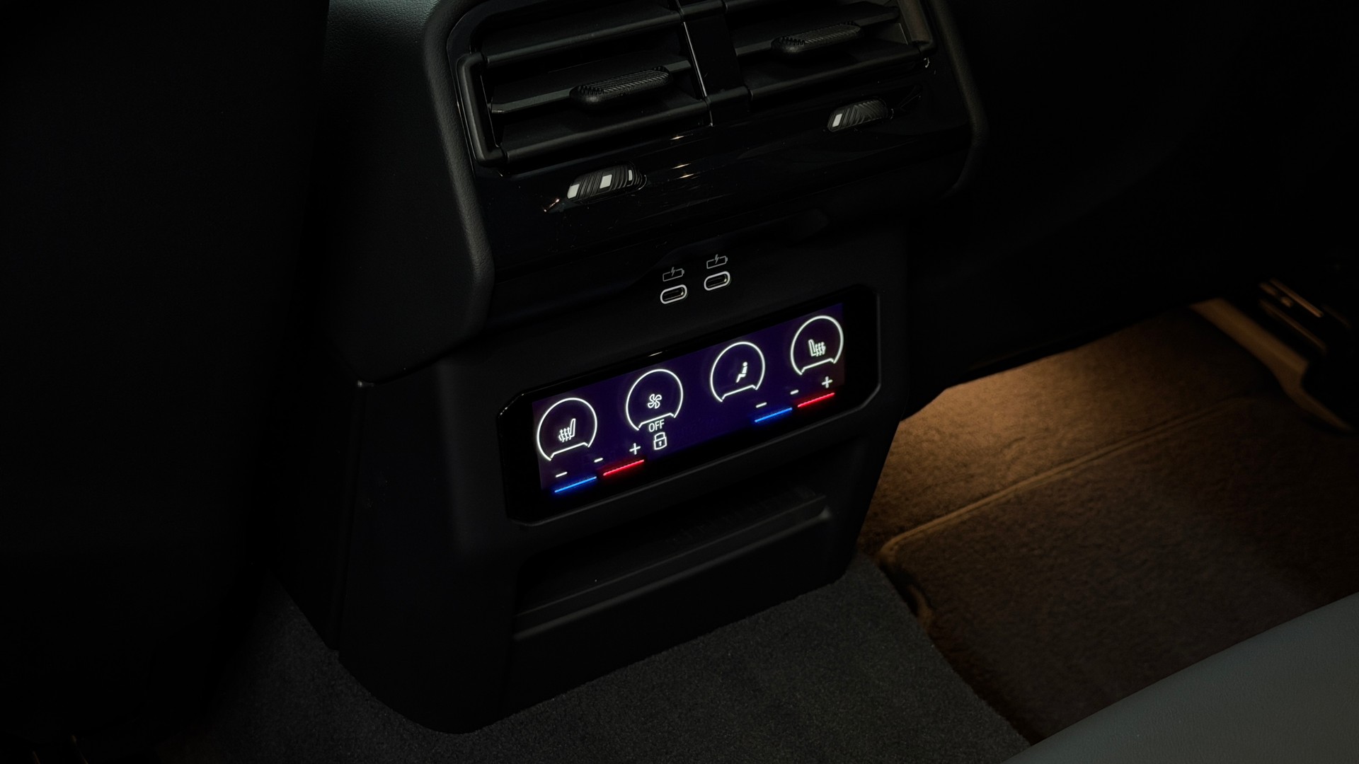 BMW M5 xDrive Touring-image-14