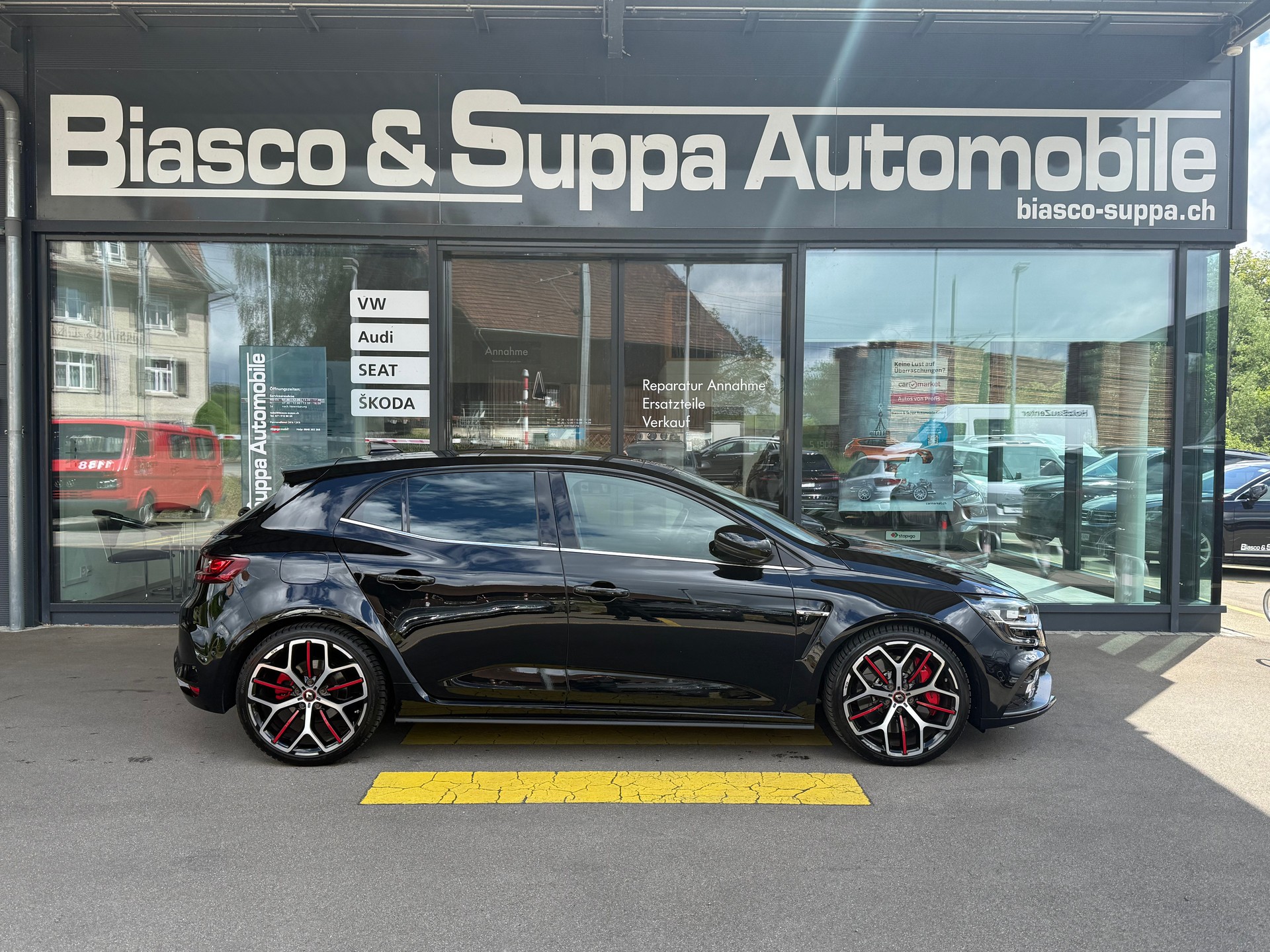 RENAULT Mégane Trophy 300 EDC-image-4