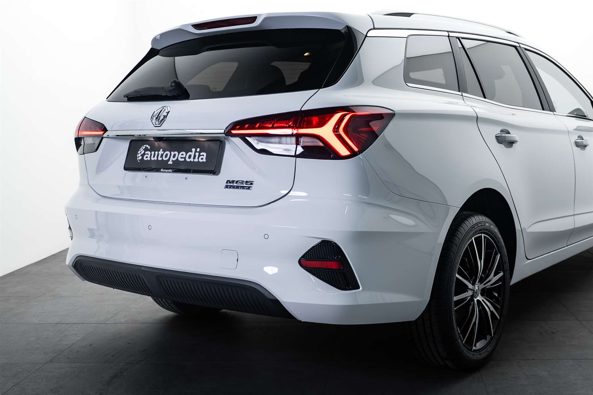 MG 5 EV 61kWh Luxury Automat-showroom-element-3