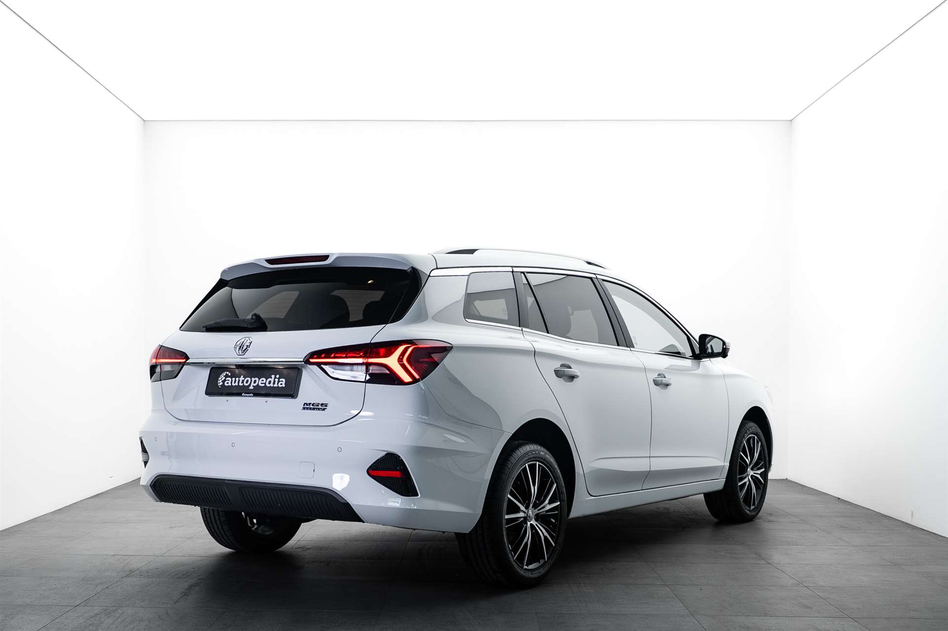 MG 5 EV 61kWh Luxury Automat-showroom-element-2