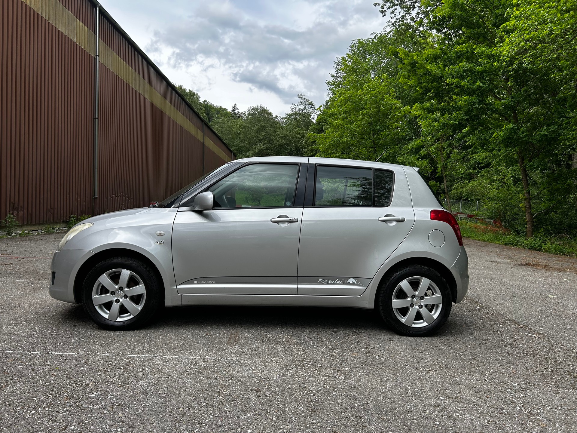 SUZUKI Swift 1.3i 16V GL Top 4x4-image-3