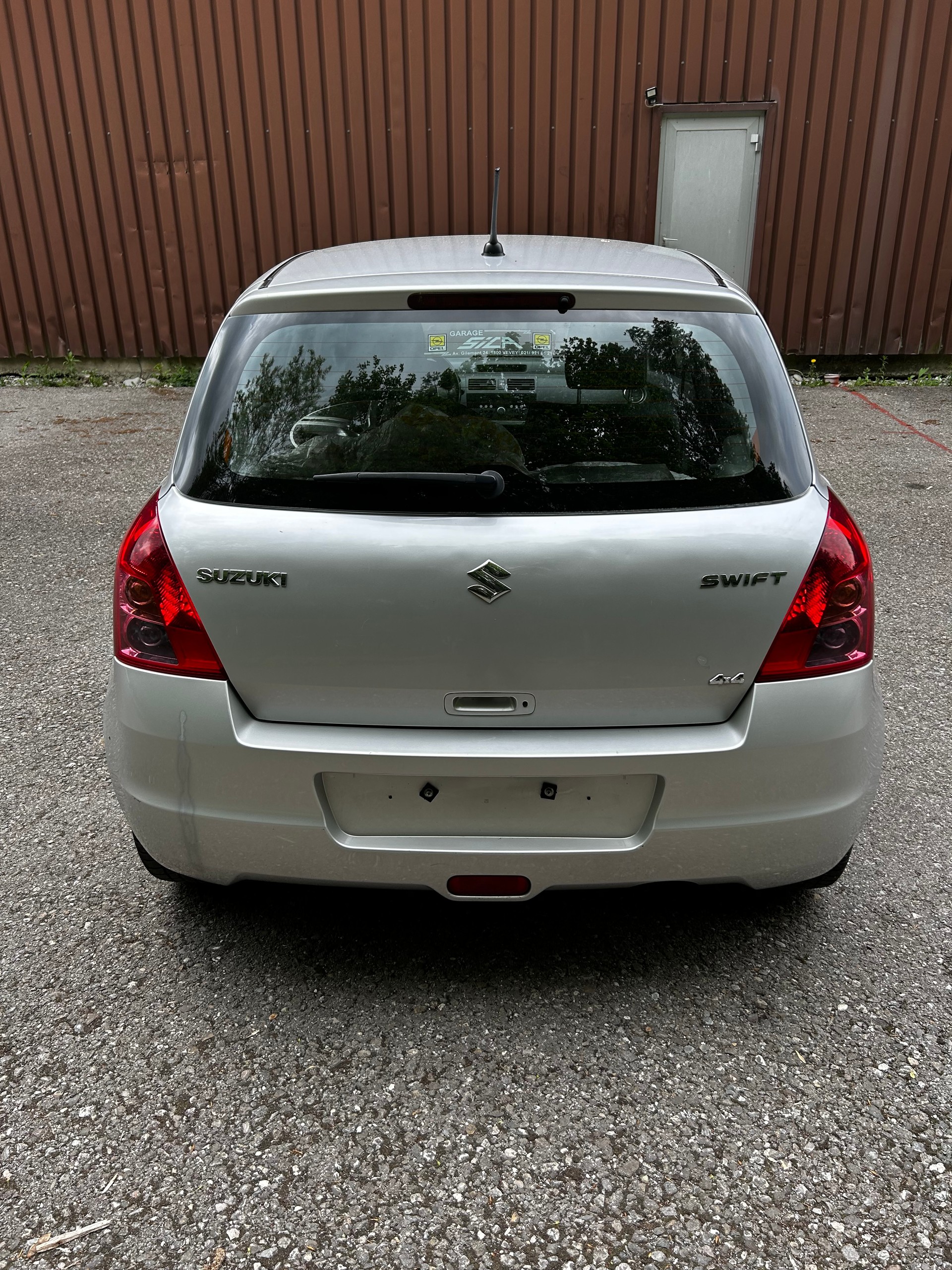 SUZUKI Swift 1.3i 16V GL Top 4x4-image-4