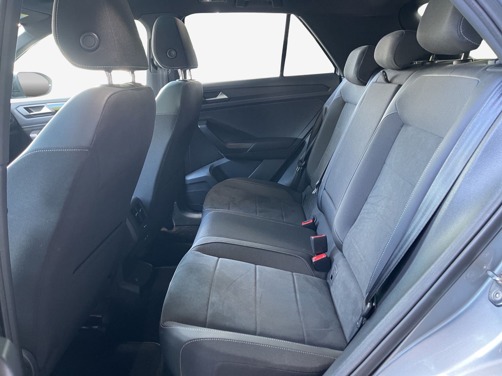 VW T-Roc 2.0 TSI R-Line DSG 4Motion-image-11