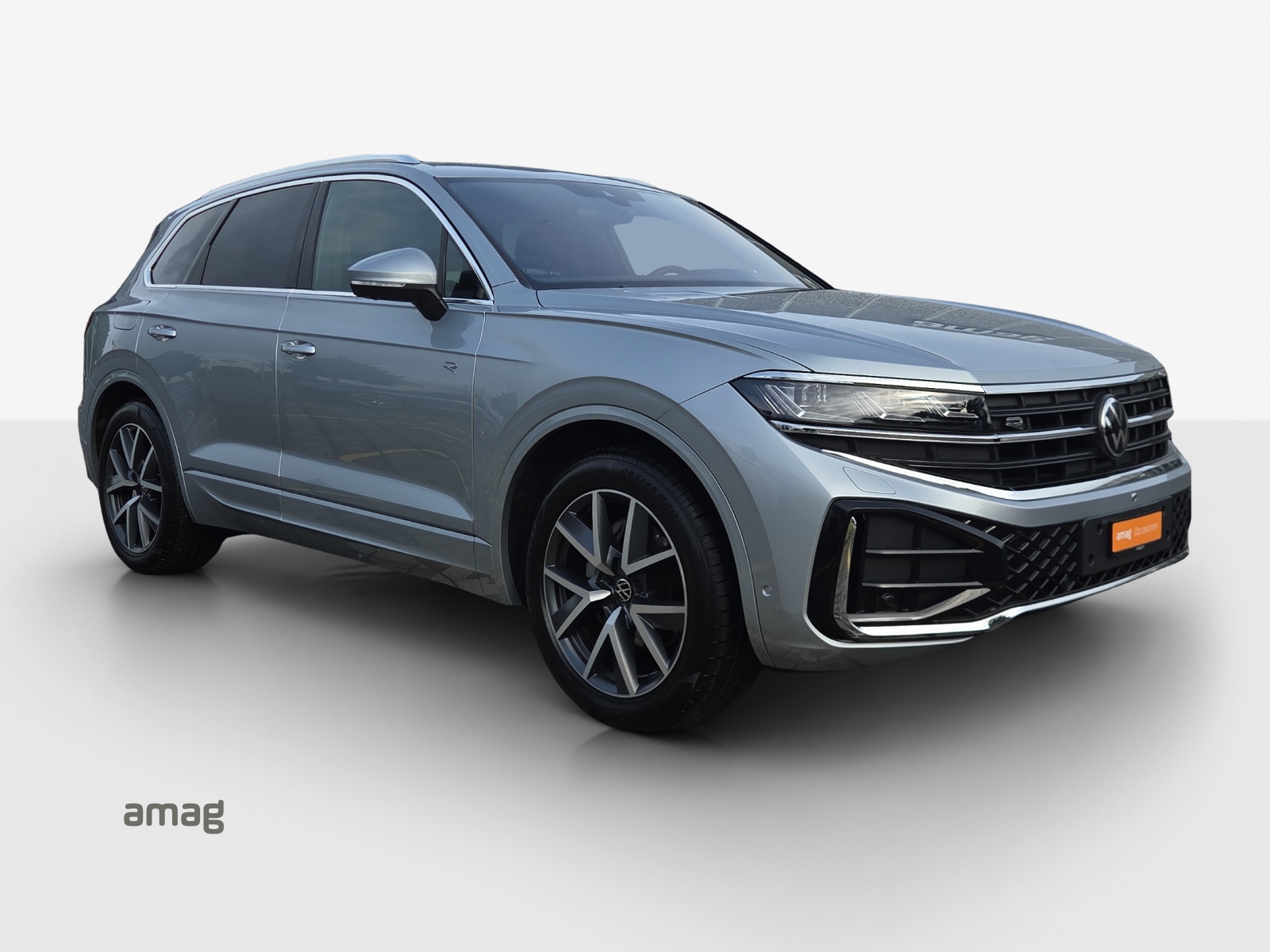 VW Touareg 3.0 TDI R-Line Tiptronic-image-5