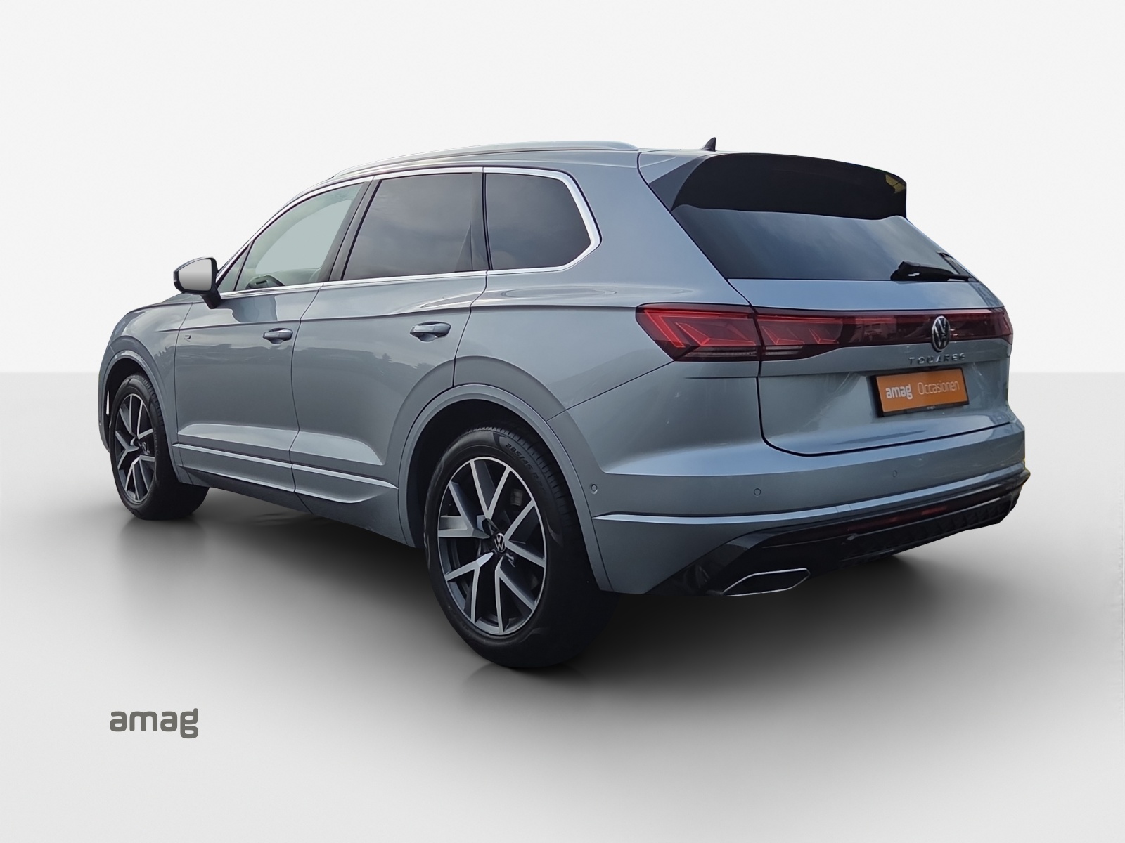 VW Touareg 3.0 TDI R-Line Tiptronic-image-2