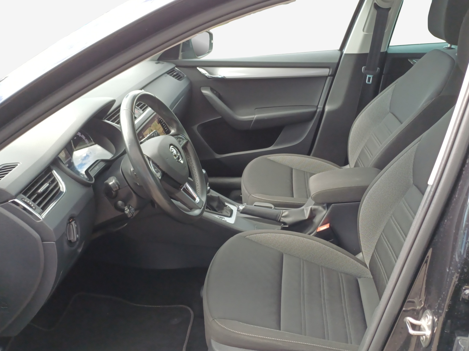 SKODA Octavia Combi 2.0 TDI Ambition 4x4 DSG-image-7