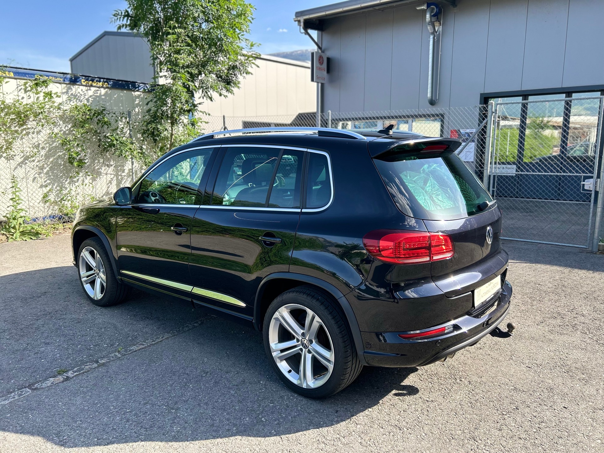VW Tiguan 2.0 TDI Cityscape 4Motion DSG R-Line Highline CUP-image-3