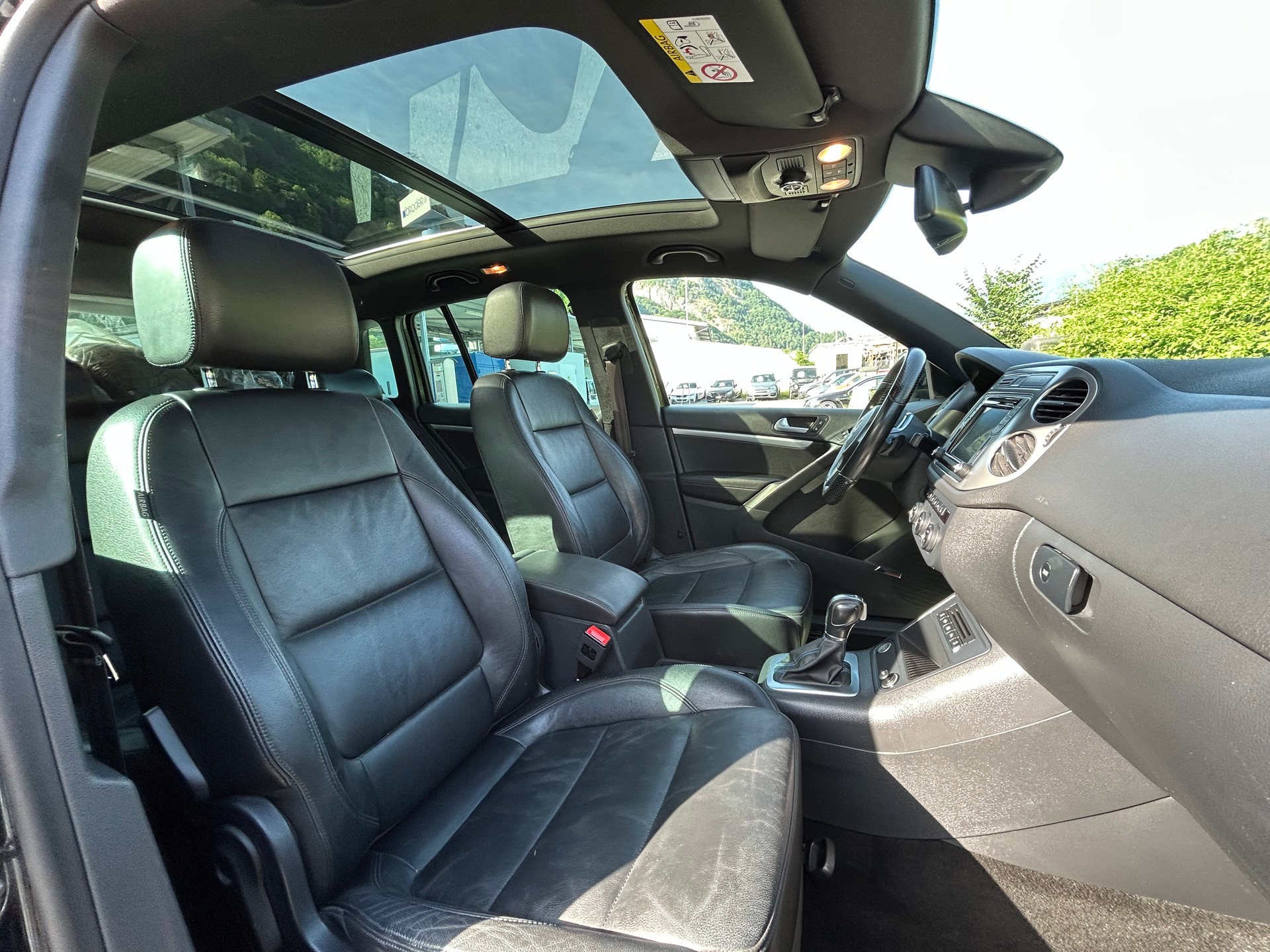 VW Tiguan 2.0 TDI Cityscape 4Motion DSG R-Line Highline CUP-image-10