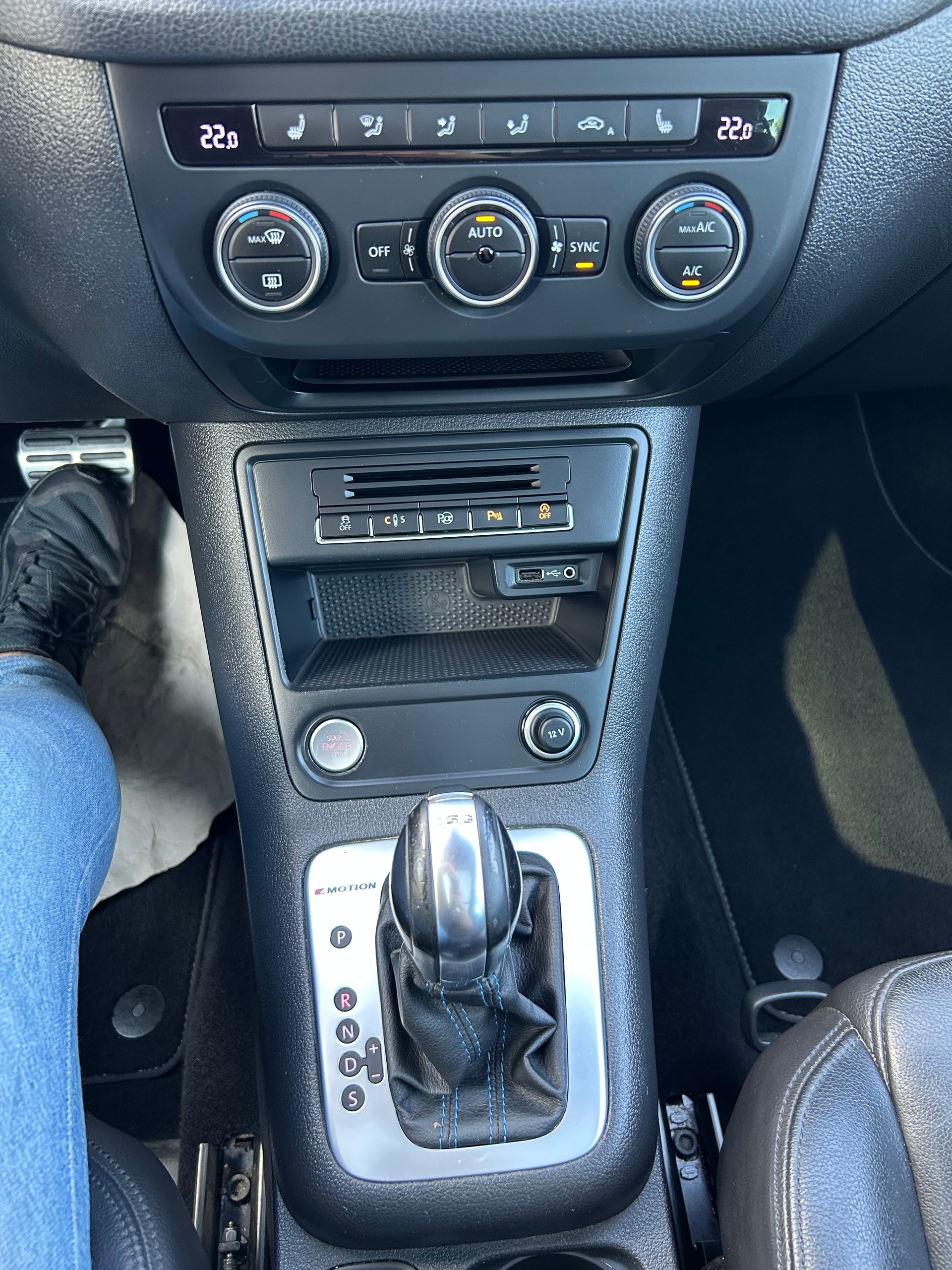 VW Tiguan 2.0 TDI Cityscape 4Motion DSG R-Line Highline CUP-image-15