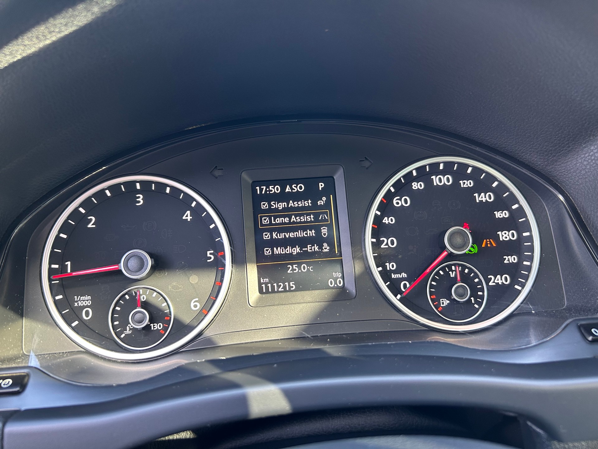 VW Tiguan 2.0 TDI Cityscape 4Motion DSG R-Line Highline CUP-image-14
