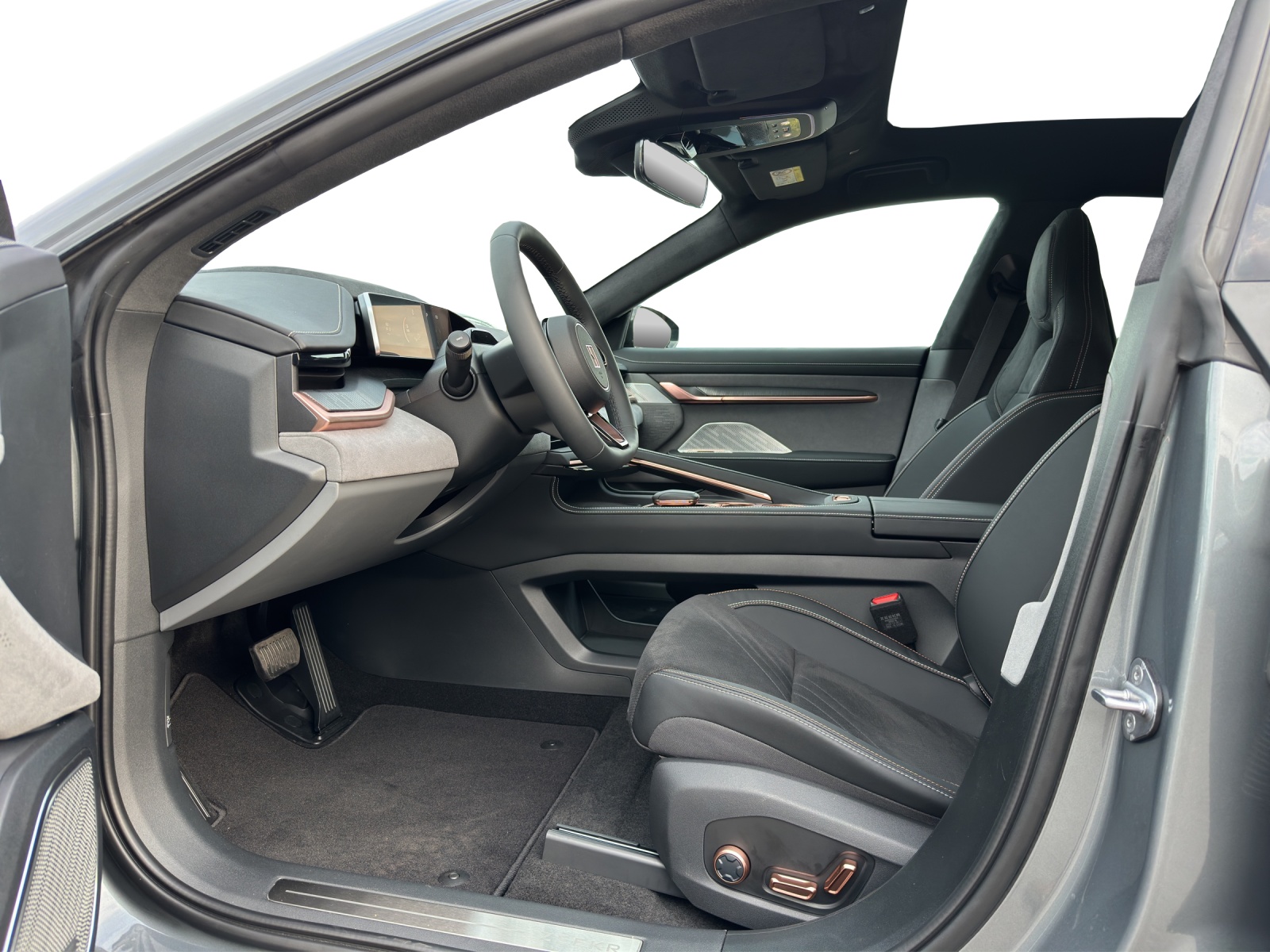 ZEEKR 001 Performance AWD-image-4