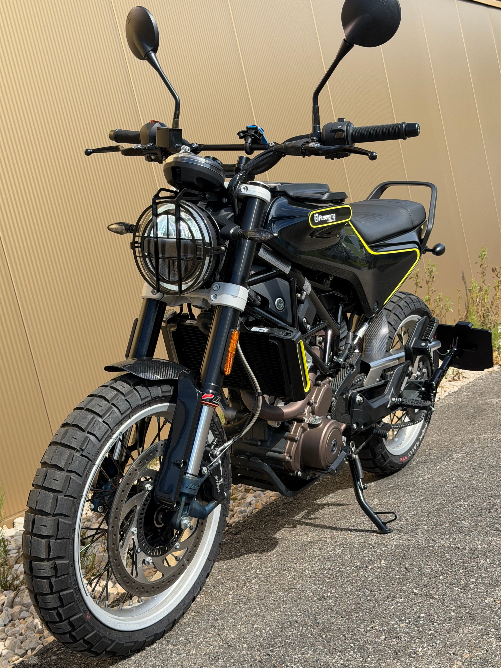 HUSQVARNA Svartpilen 401-image-7