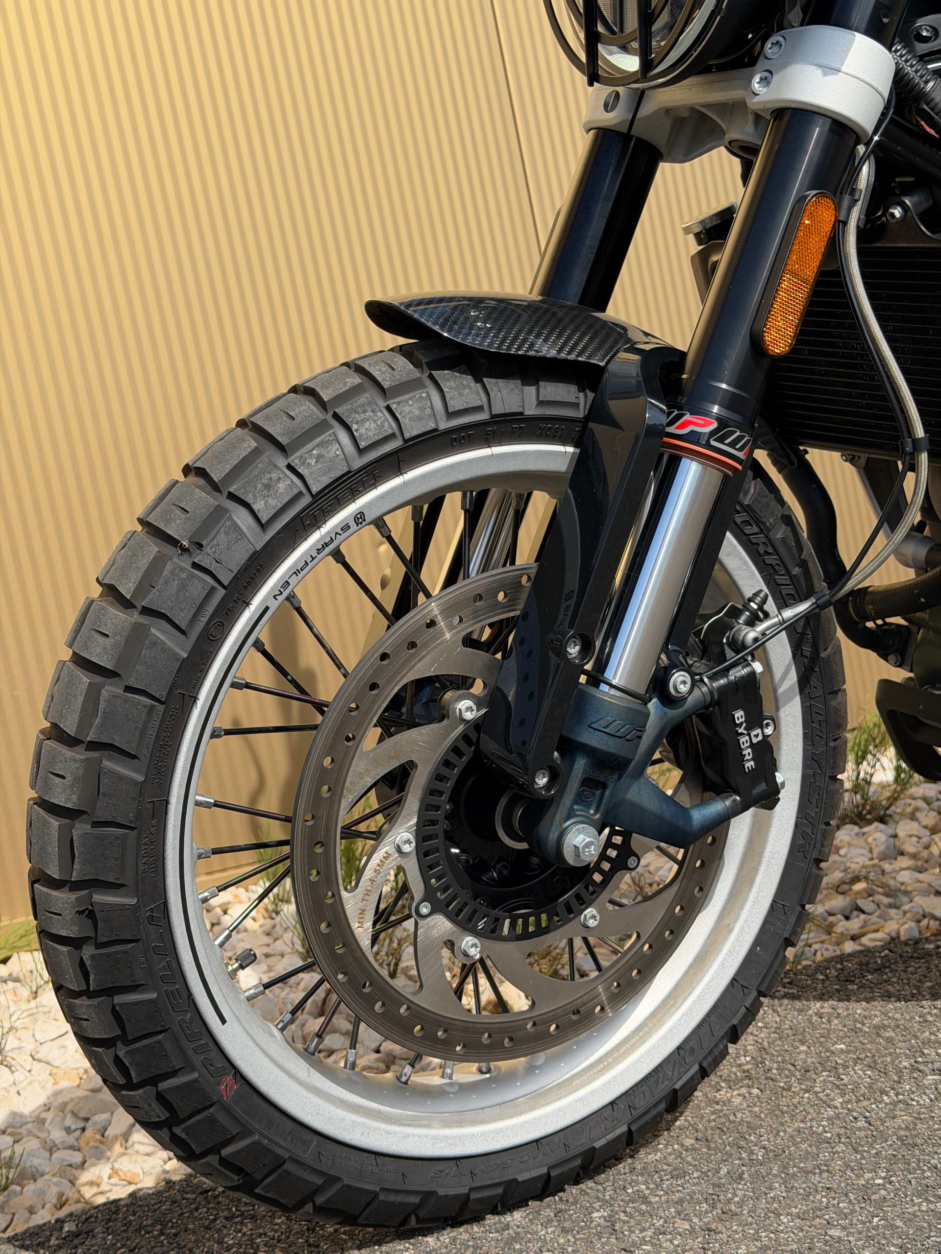 HUSQVARNA Svartpilen 401-image-8