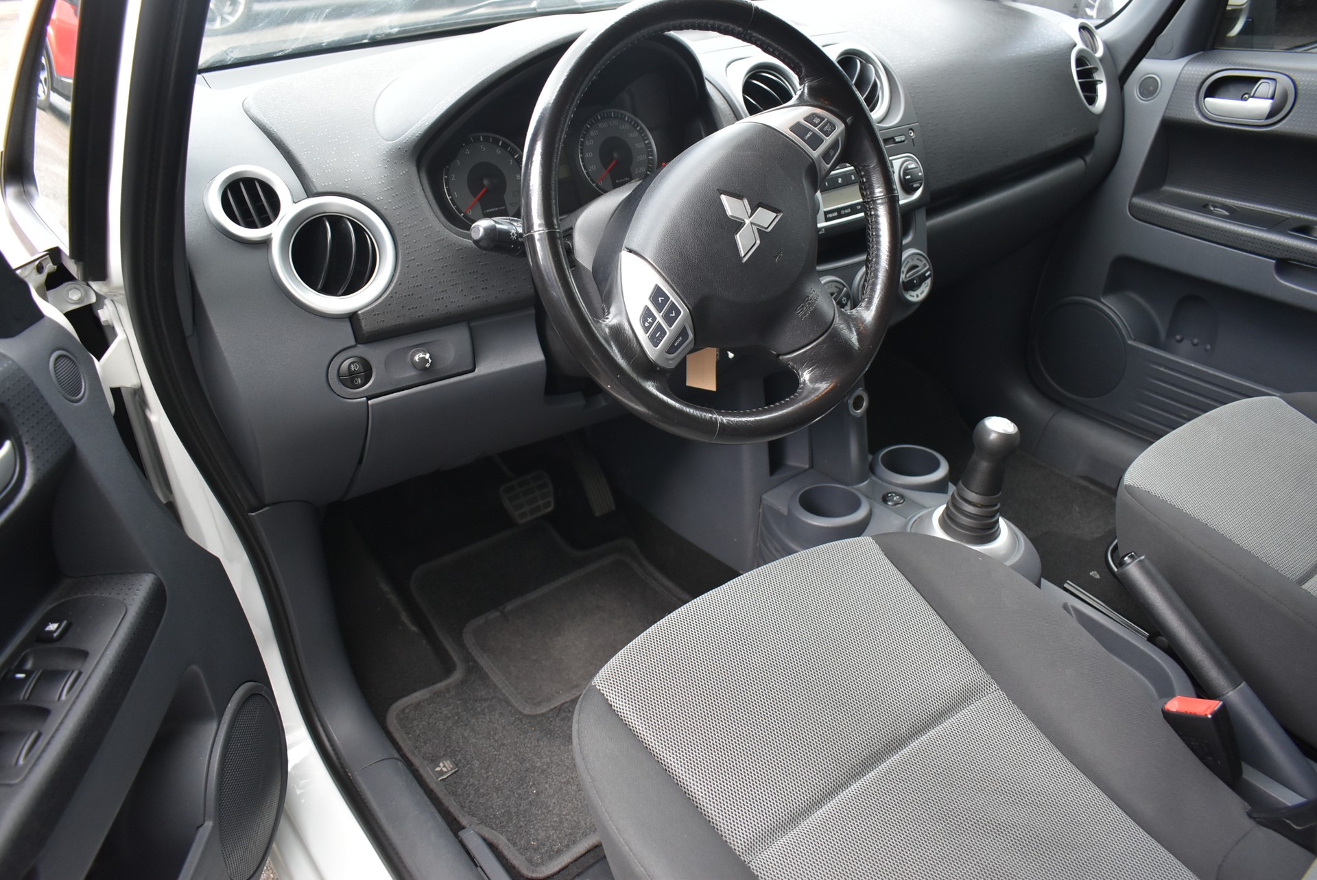 MITSUBISHI Colt 1.3 16V Diamond Allshift-image-5