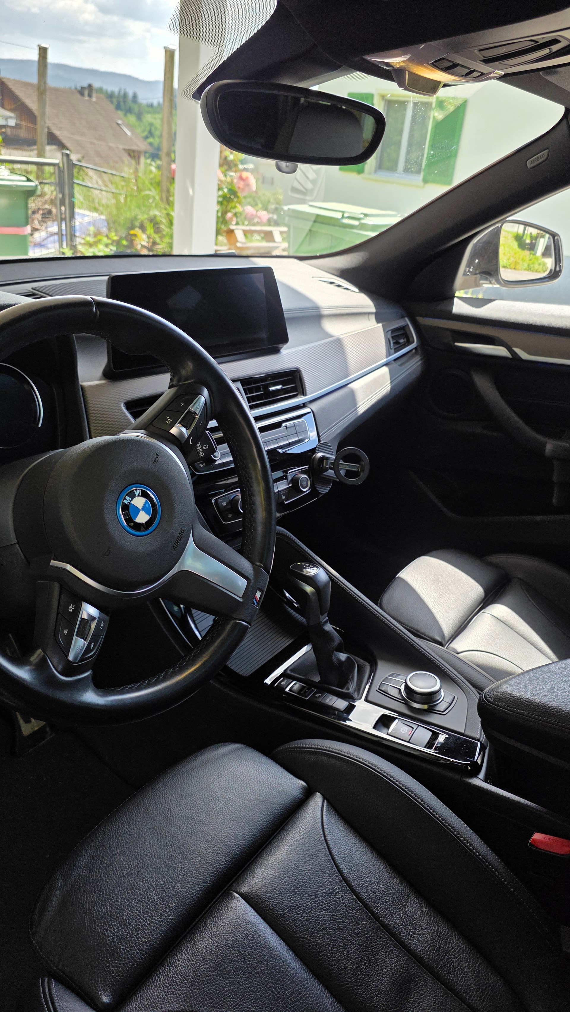 BMW 25e xDrive-image-5
