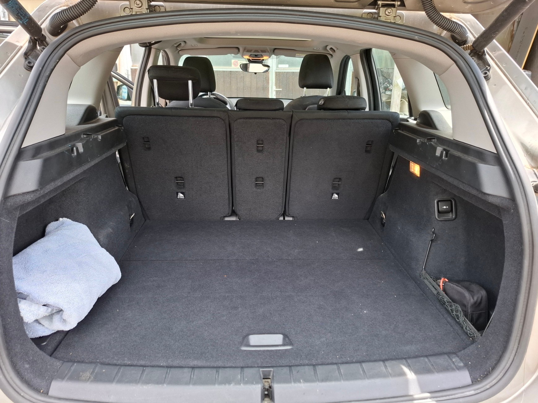 BMW X1 xDrive20i-image-4