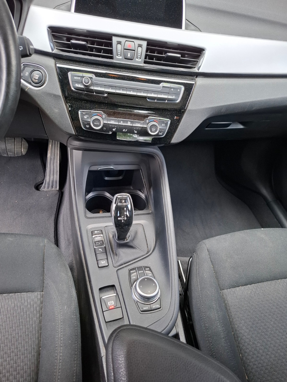 BMW X1 xDrive20i-image-5
