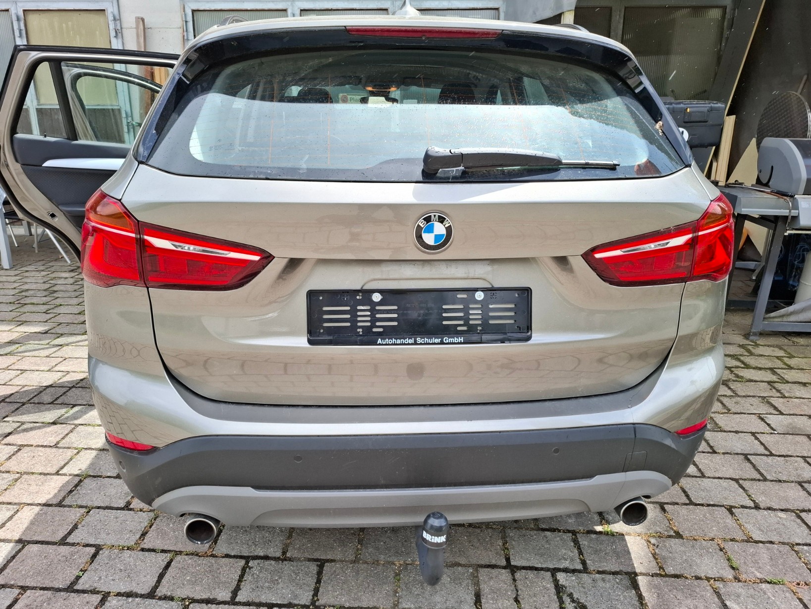 BMW X1 xDrive20i-image-2