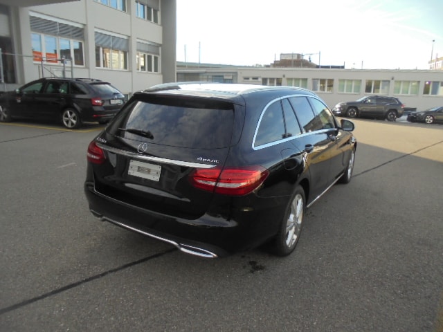 MERCEDES-BENZ C 220 d 4Matic 7G-Tronic-image-1