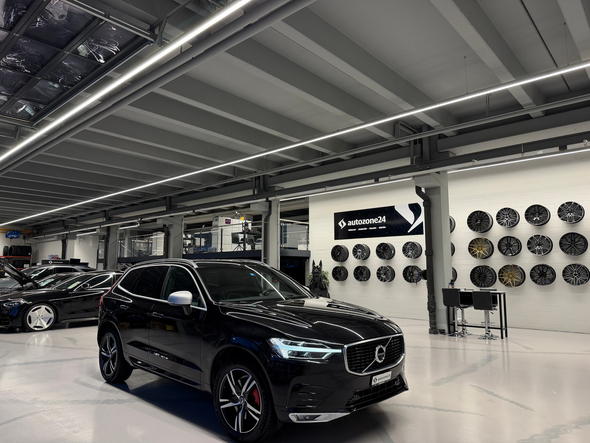 VOLVO XC60 2.0 T5 R-Design AWD-image-8