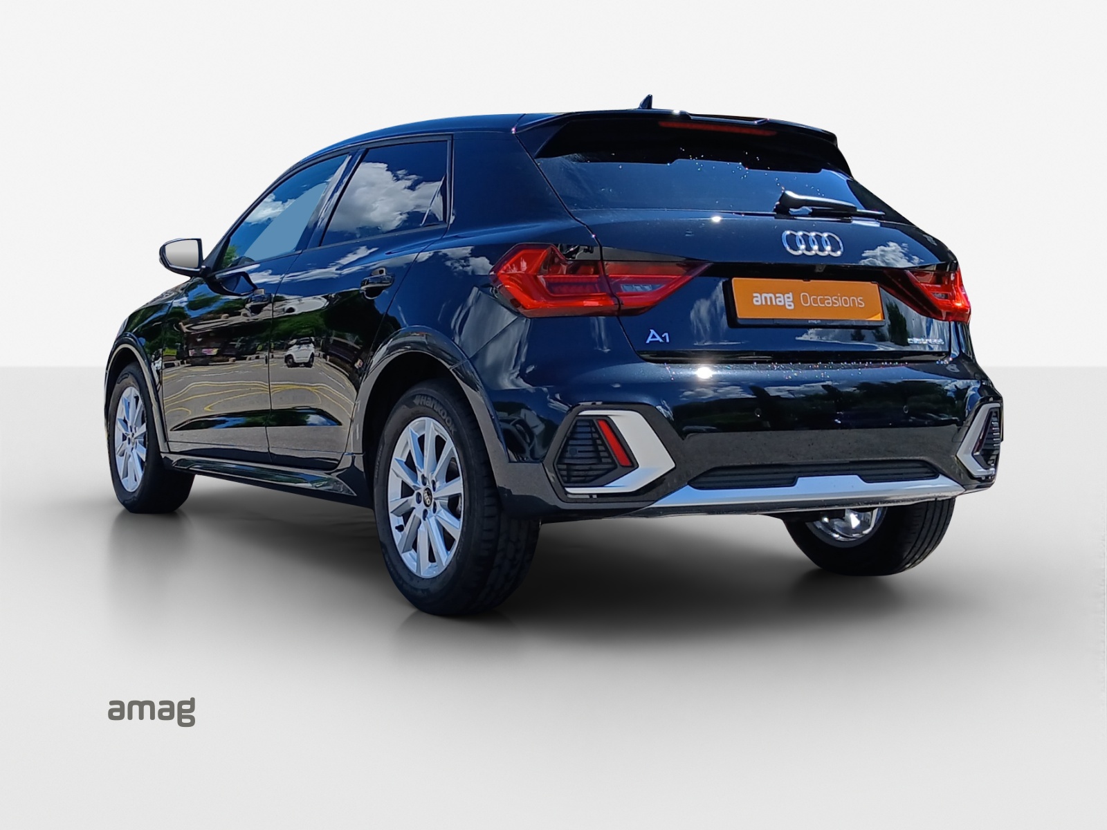 AUDI A1 allstreet 30 TFSI Attraction S-tronic-image-2