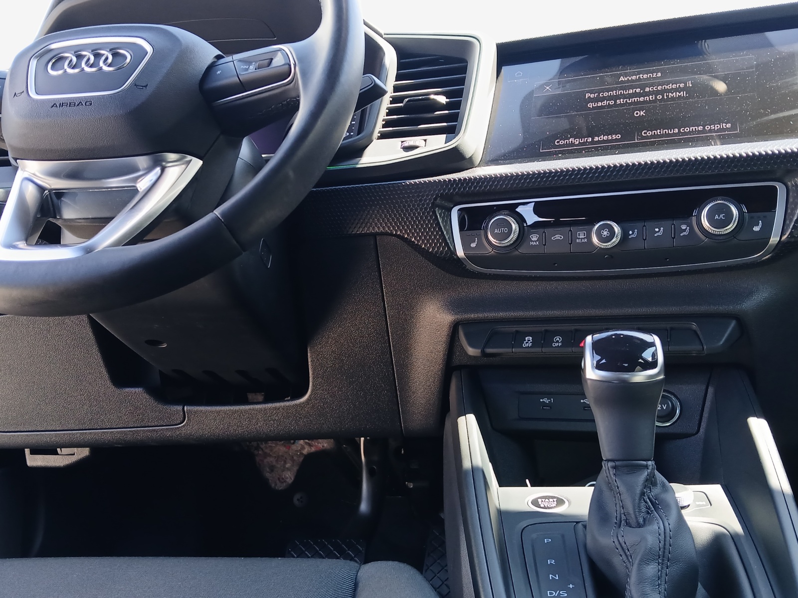AUDI A1 allstreet 30 TFSI Attraction S-tronic-image-8