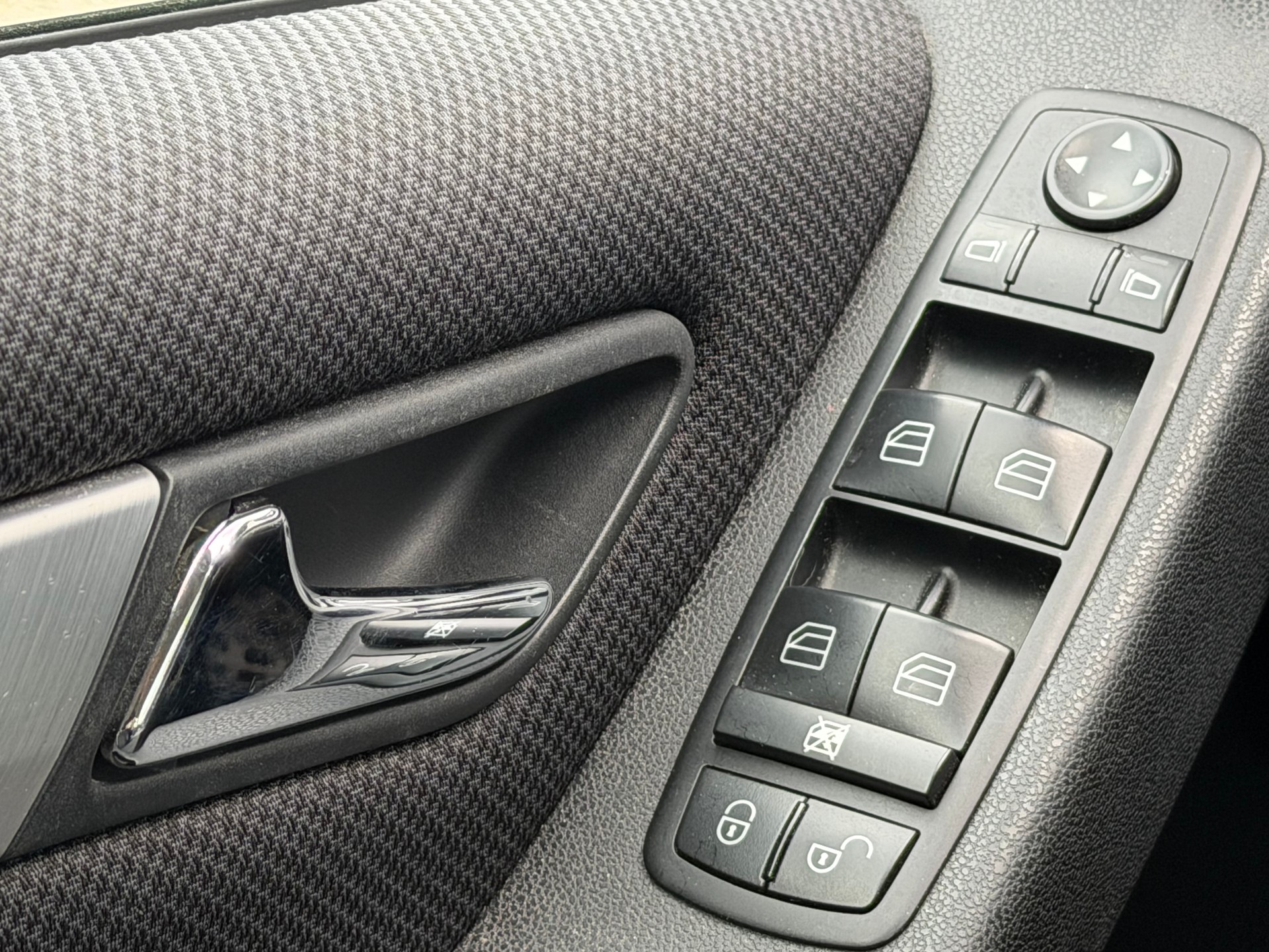 MERCEDES-BENZ B 180 (170) Autotronic-image-14