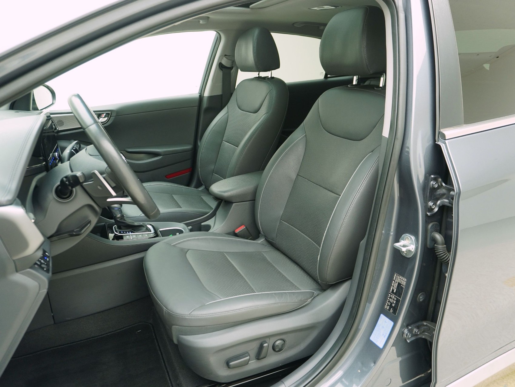 HYUNDAI Ioniq 1.6 GDi Plug-in Hybrid Launch Plus-image-8