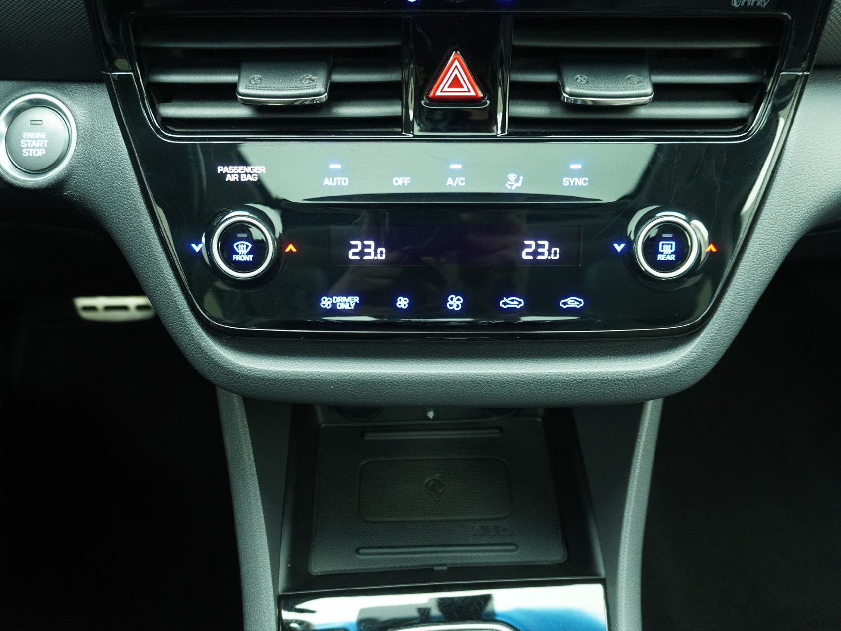 HYUNDAI Ioniq 1.6 GDi Plug-in Hybrid Launch Plus-image-13