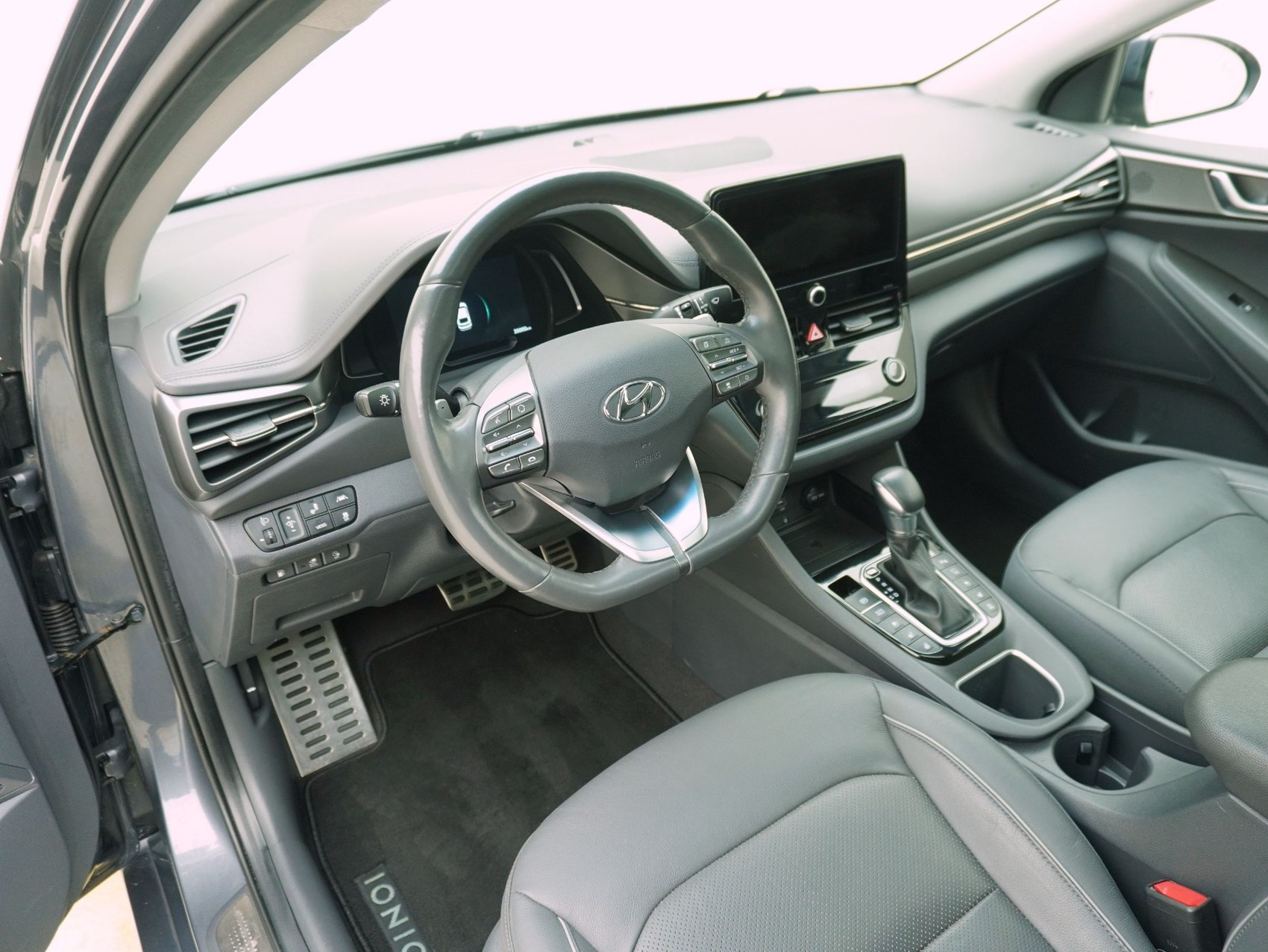 HYUNDAI Ioniq 1.6 GDi Plug-in Hybrid Launch Plus-image-9