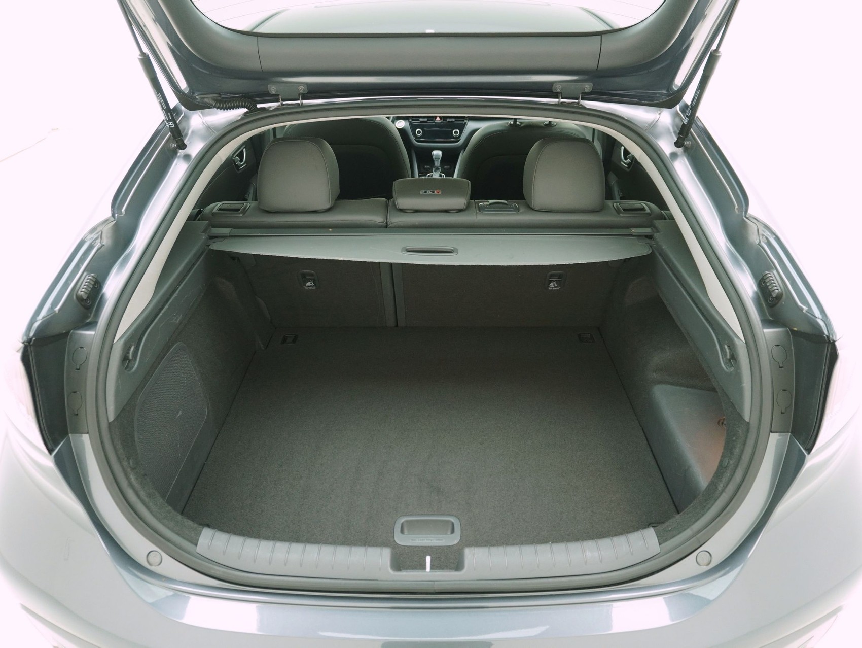 HYUNDAI Ioniq 1.6 GDi Plug-in Hybrid Launch Plus-image-11