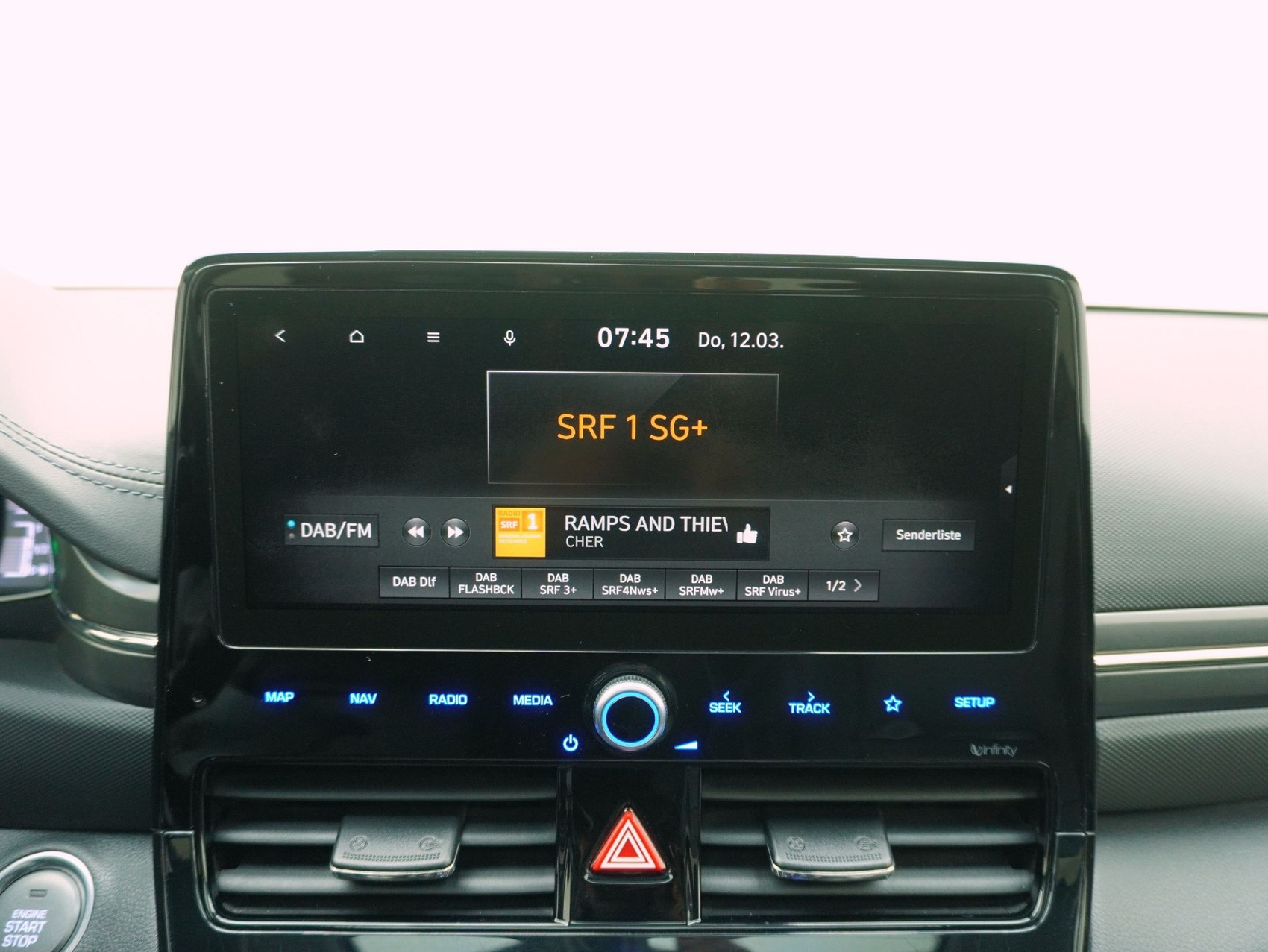 HYUNDAI Ioniq 1.6 GDi Plug-in Hybrid Launch Plus-image-17