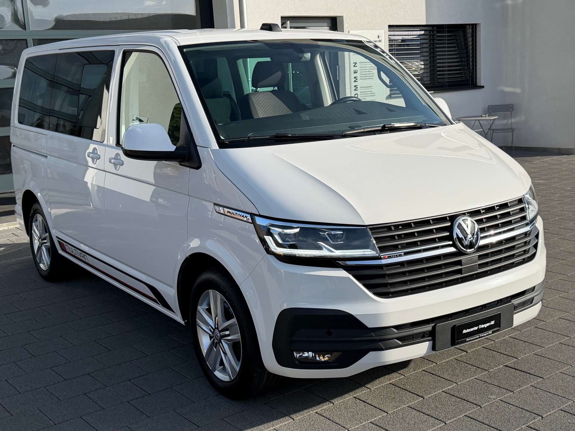 VW T6.1 Multivan 2.0 TDI Trendline Liberty 4Motion DSG-image-4