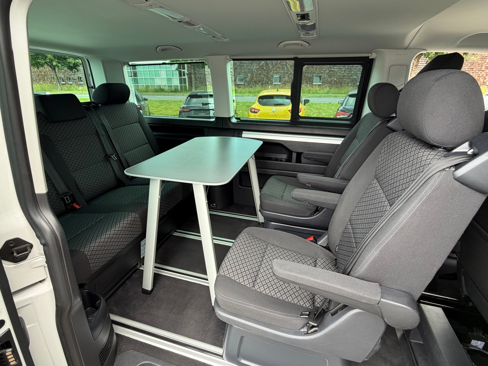 VW T6.1 Multivan 2.0 TDI Trendline Liberty 4Motion DSG-image-15