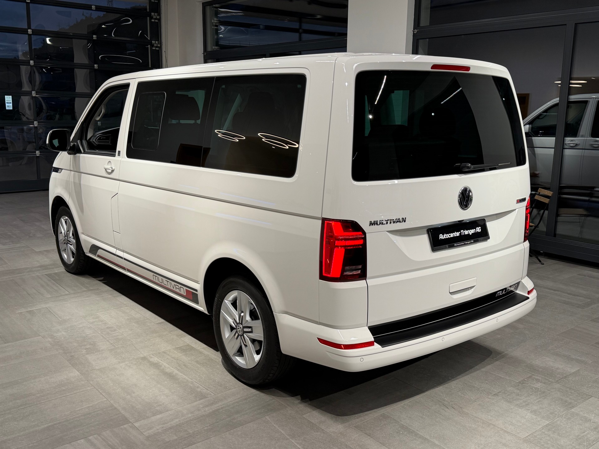 VW T6.1 Multivan 2.0 TDI Trendline Liberty 4Motion DSG-image-7