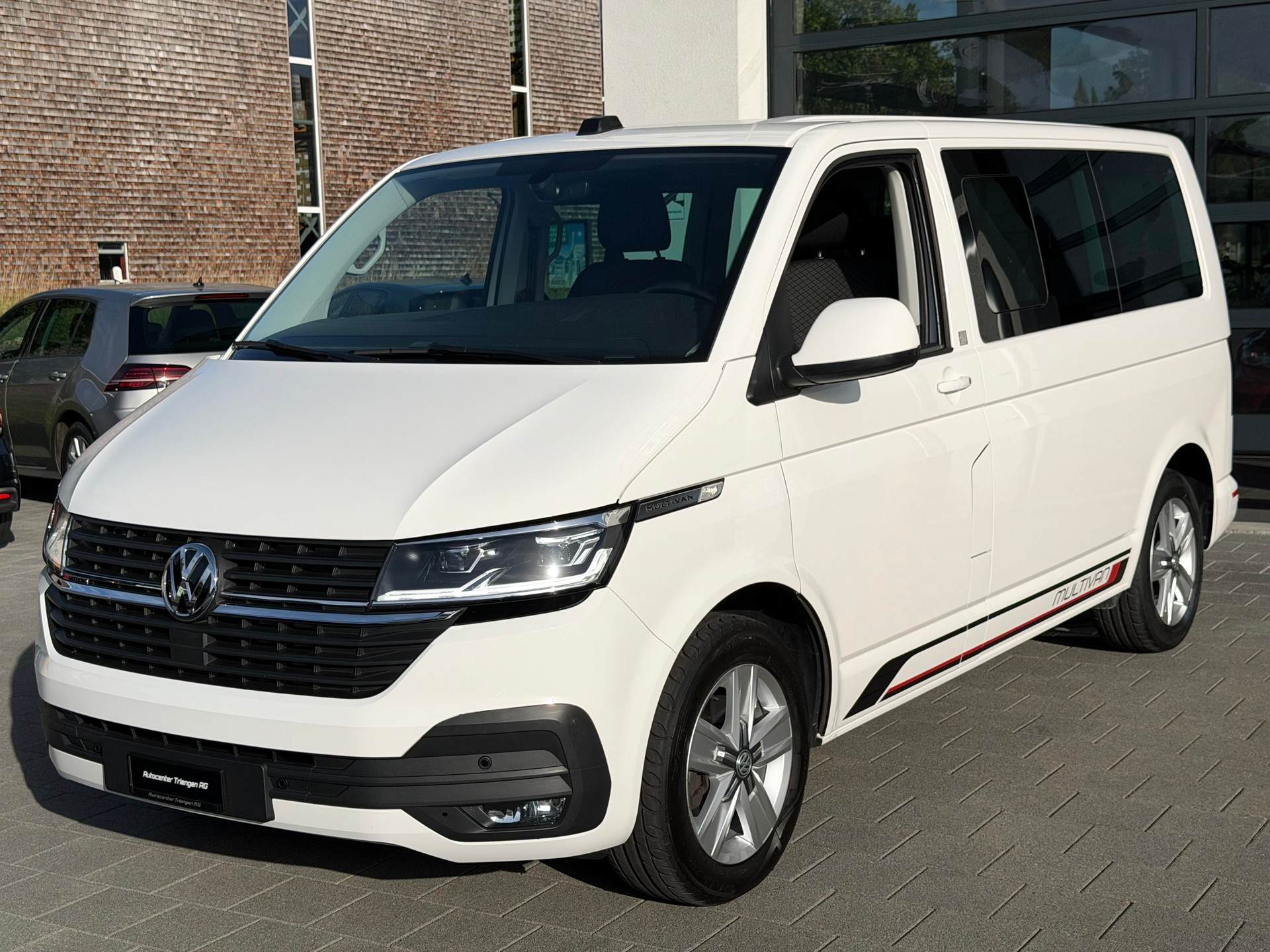 VW T6.1 Multivan 2.0 TDI Trendline Liberty 4Motion DSG-image-2
