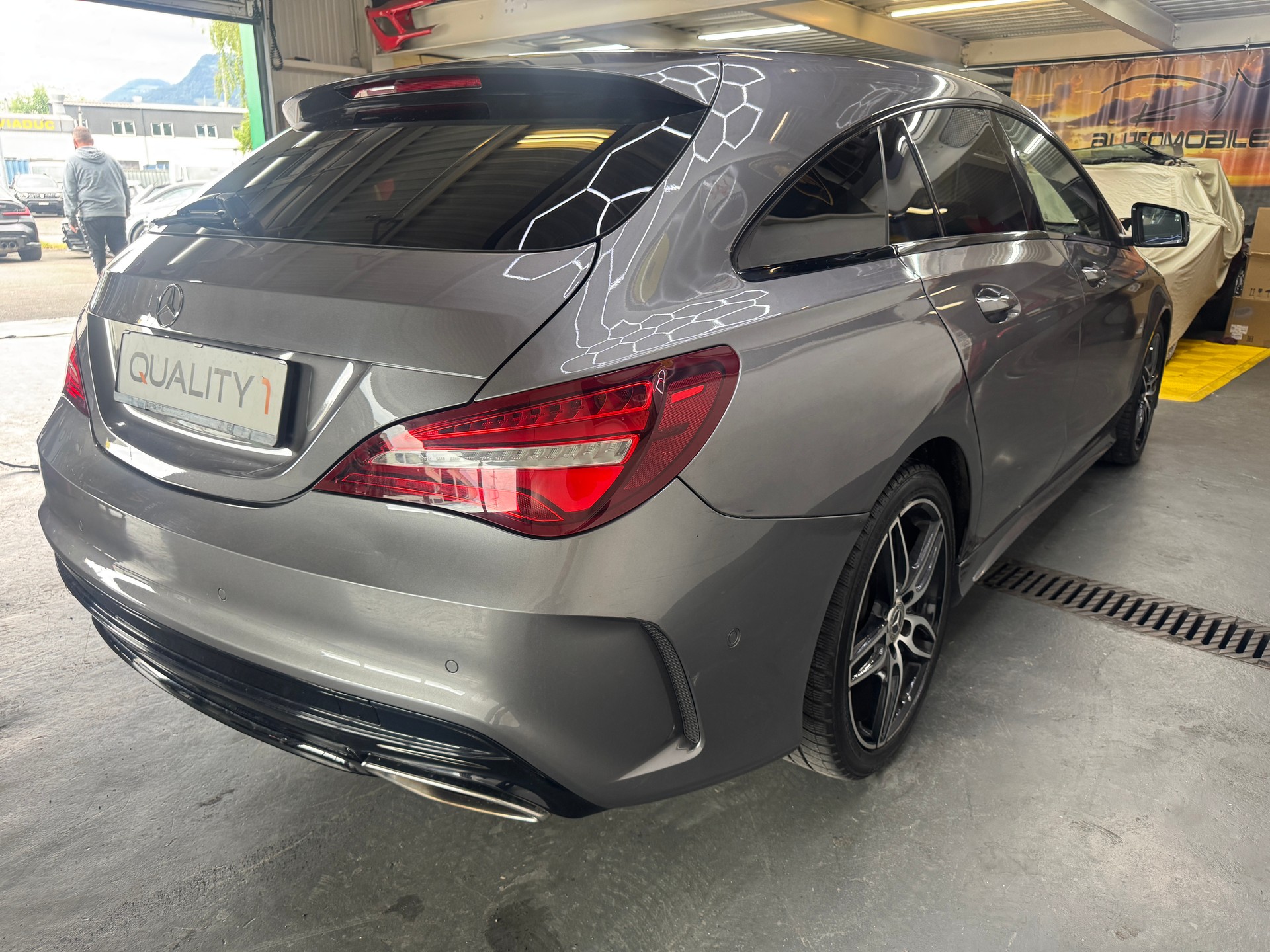MERCEDES-BENZ CLA Shooting Brake 250 AMG Line 4Matic 7G-DCT-image-2
