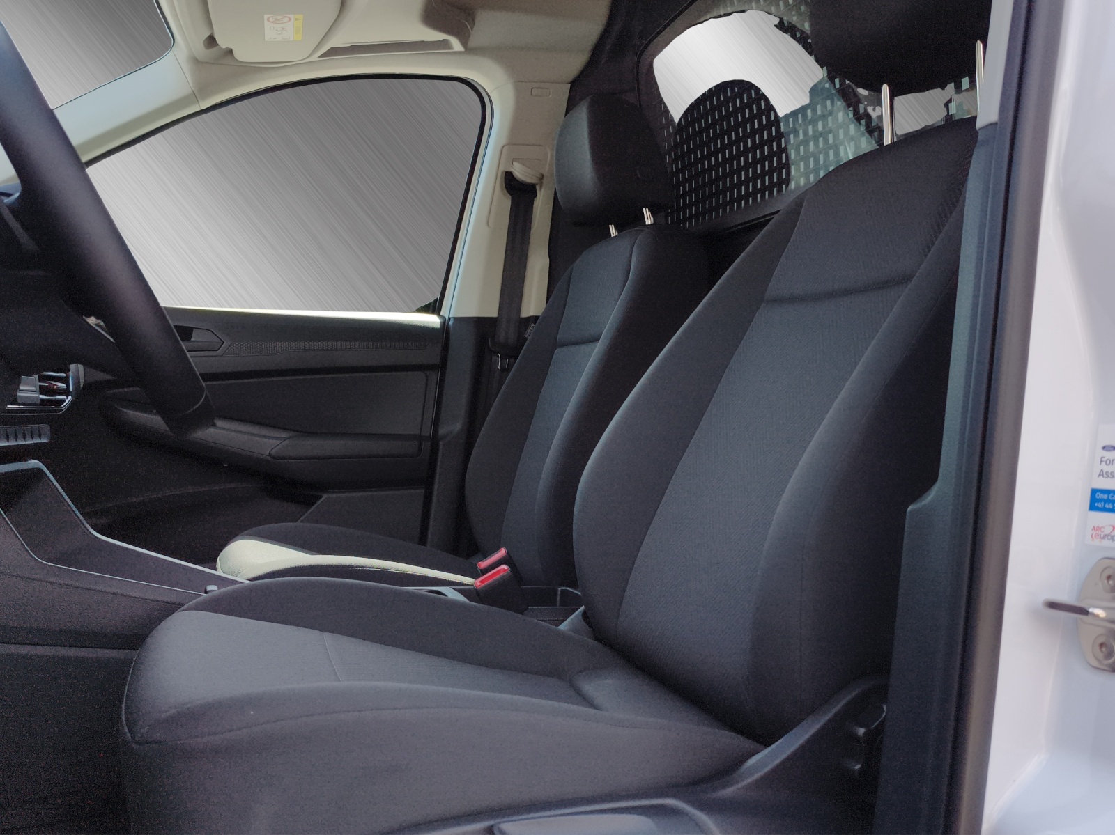 FORD Grand Transit Connect 1.5 PHEV-image-11