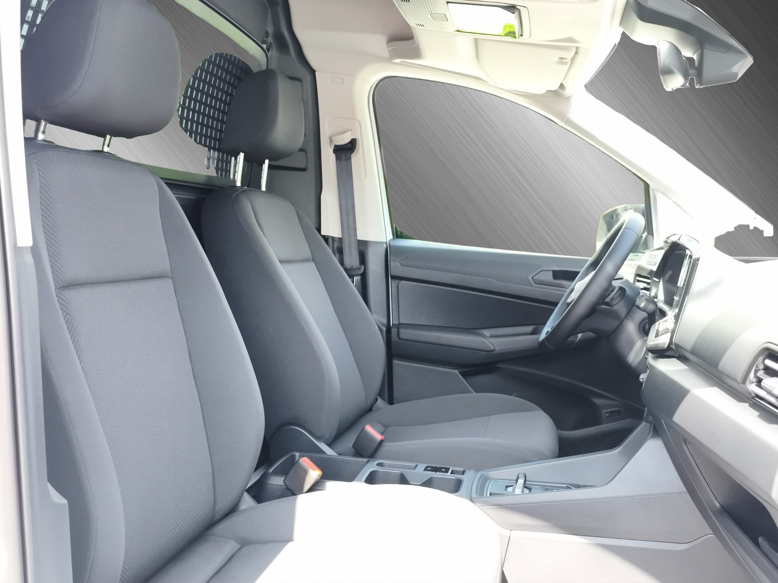 FORD Grand Transit Connect 1.5 PHEV-image-8