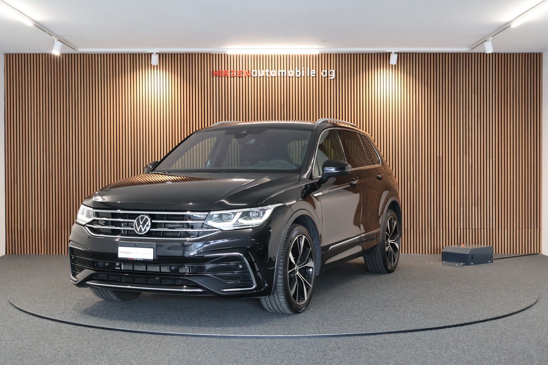 VW Tiguan 2.0TSI R-Line 4Motion DSG-image-0