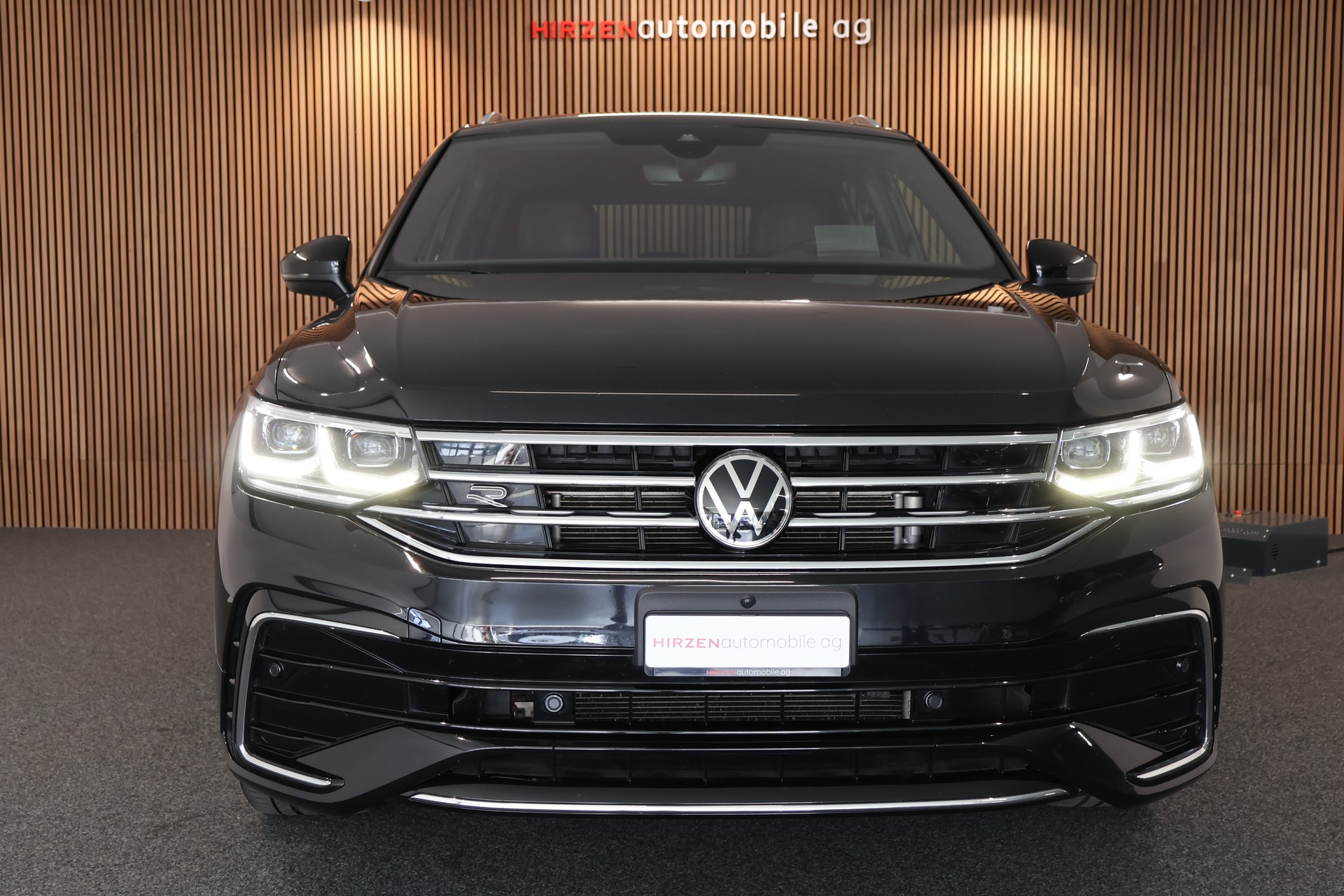 VW Tiguan 2.0TSI R-Line 4Motion DSG-image-31