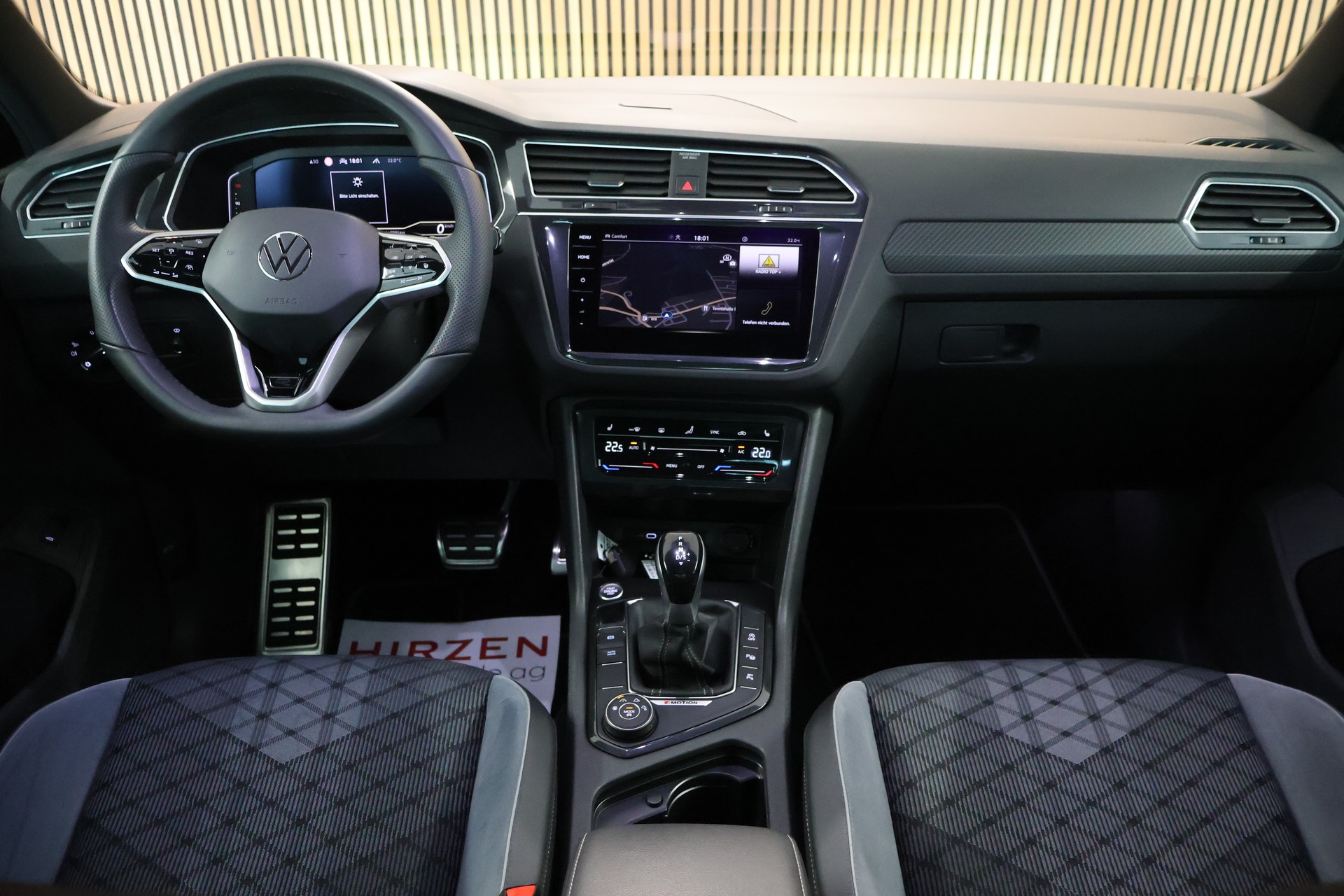 VW Tiguan 2.0TSI R-Line 4Motion DSG-image-16