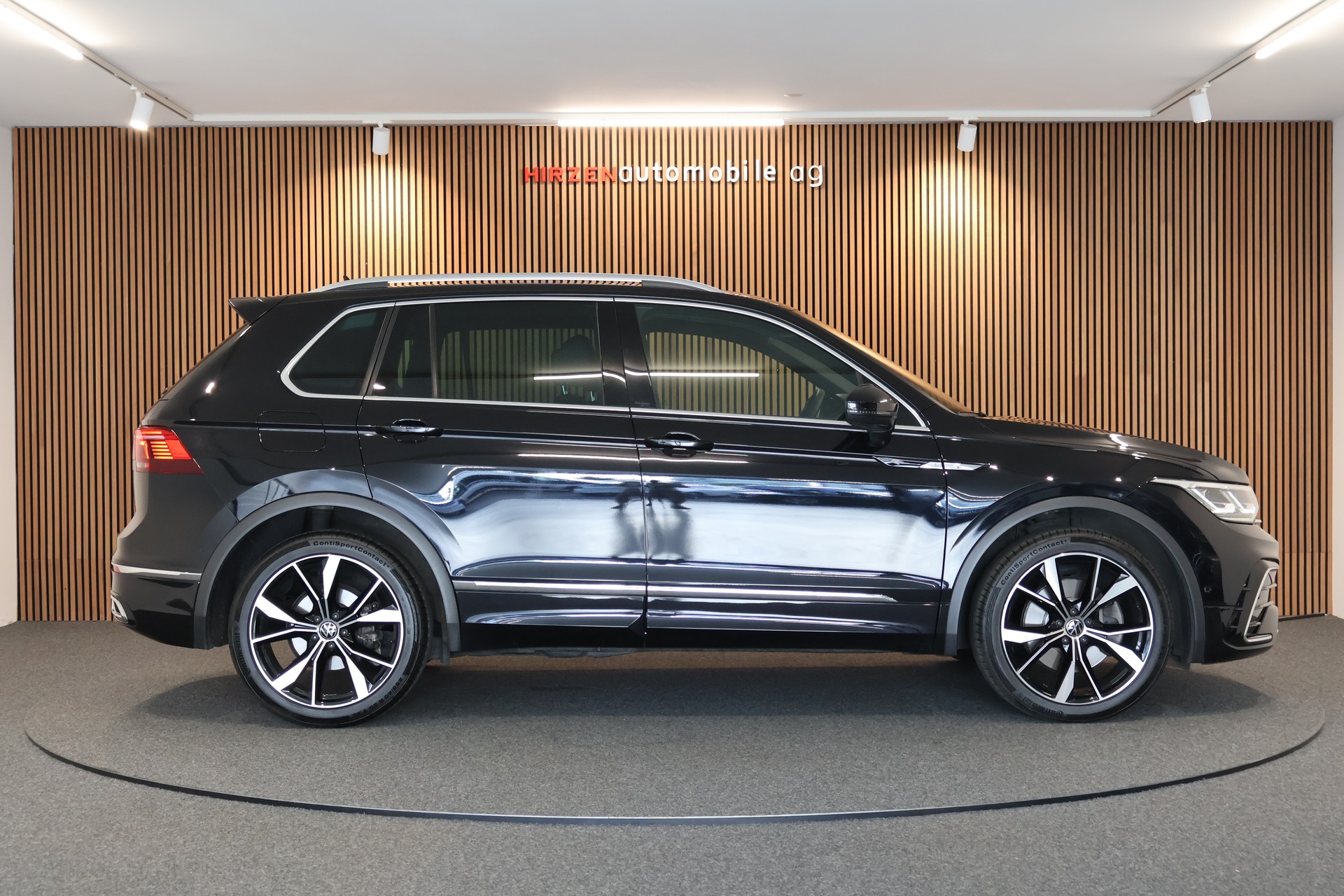 VW Tiguan 2.0TSI R-Line 4Motion DSG-image-5