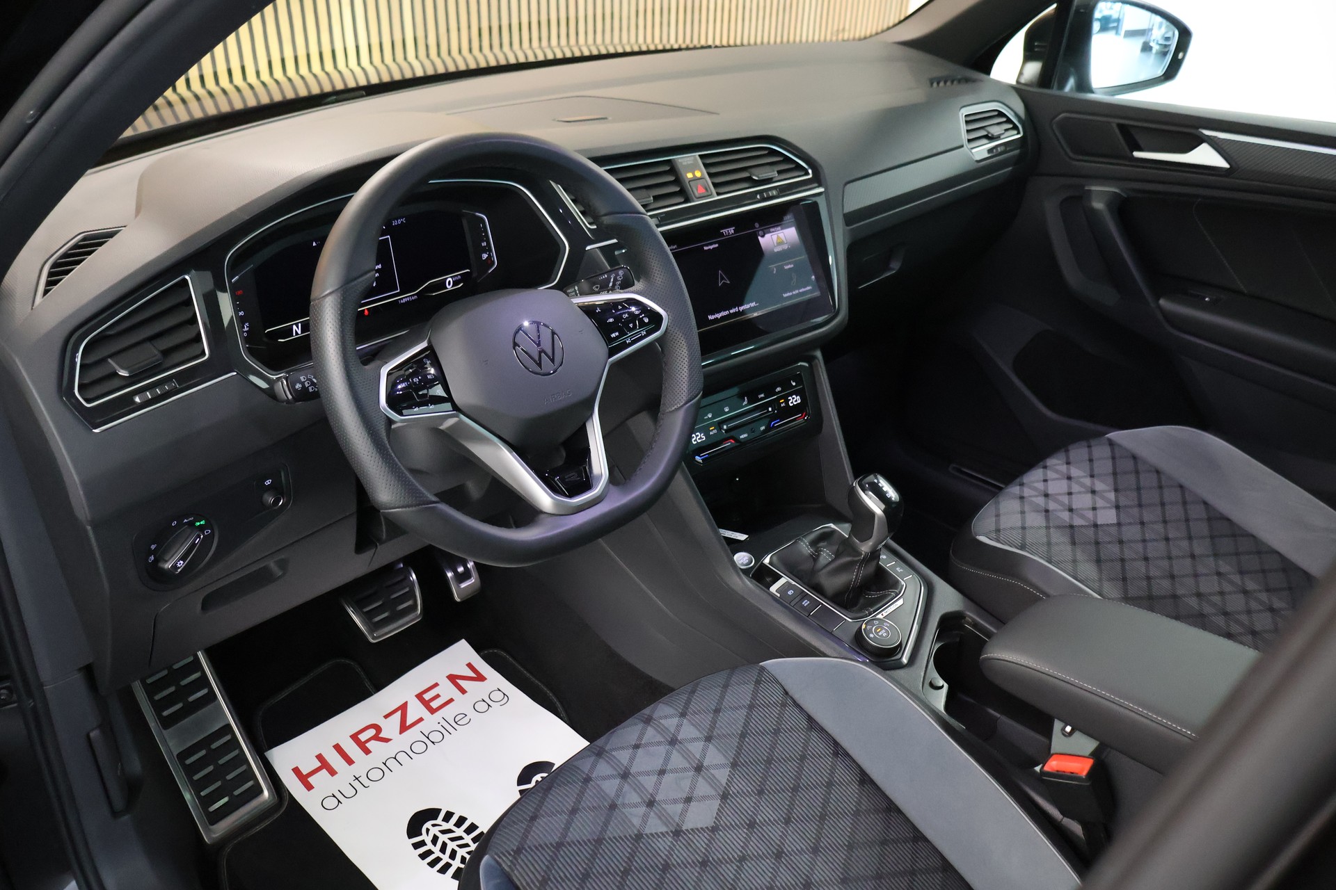 VW Tiguan 2.0TSI R-Line 4Motion DSG-image-9