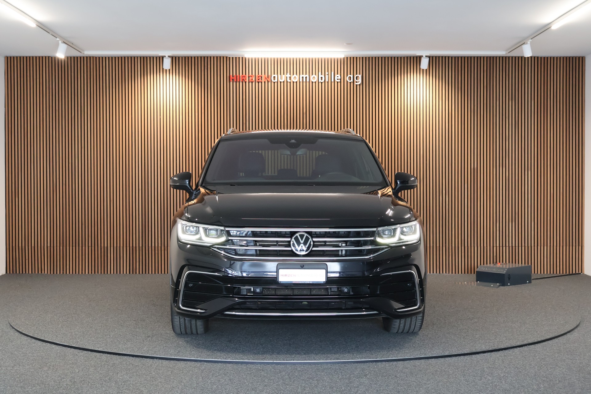 VW Tiguan 2.0TSI R-Line 4Motion DSG-image-7