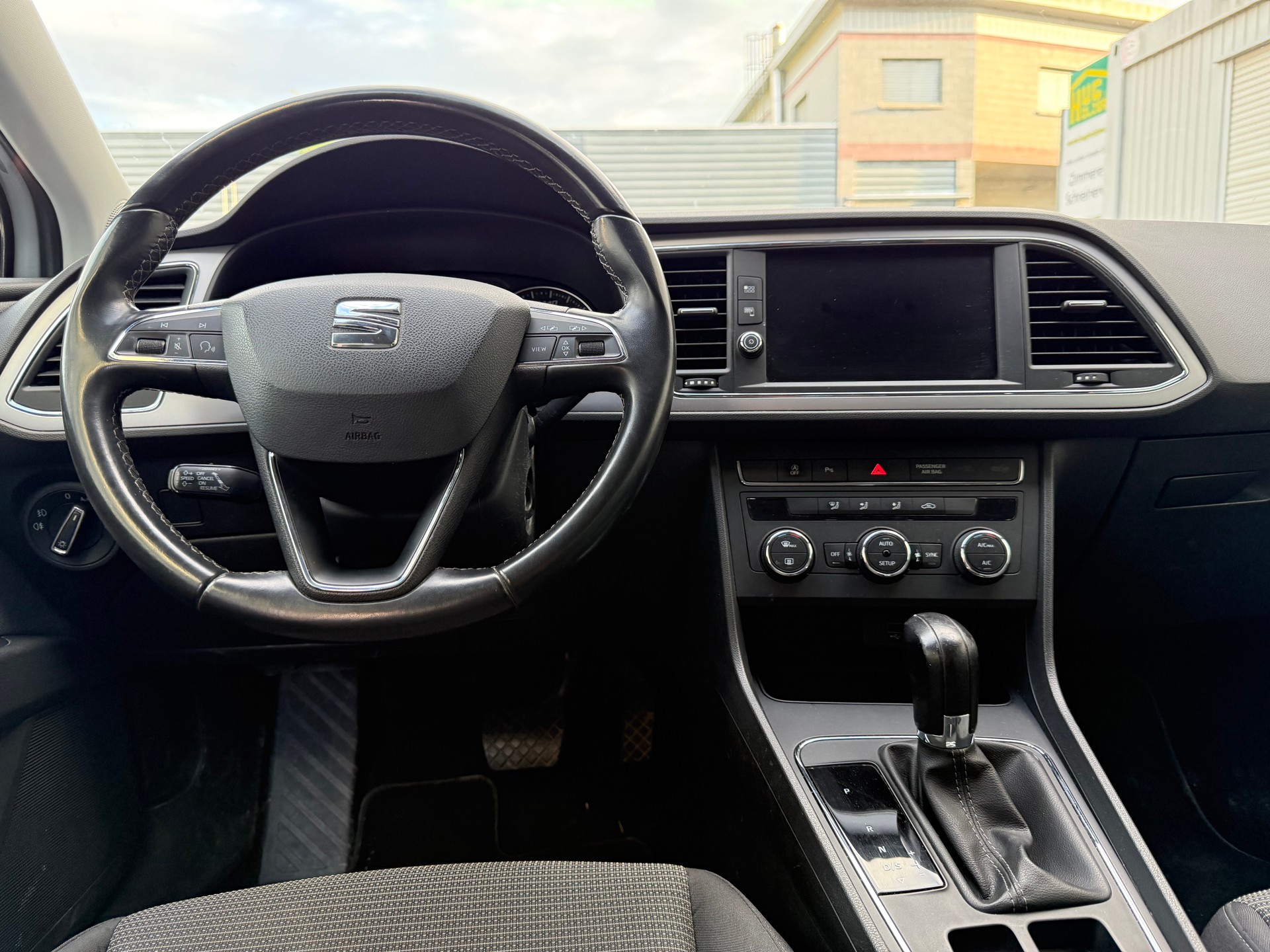 SEAT Leon ST 1.6 TDI CR Style DSG-image-5
