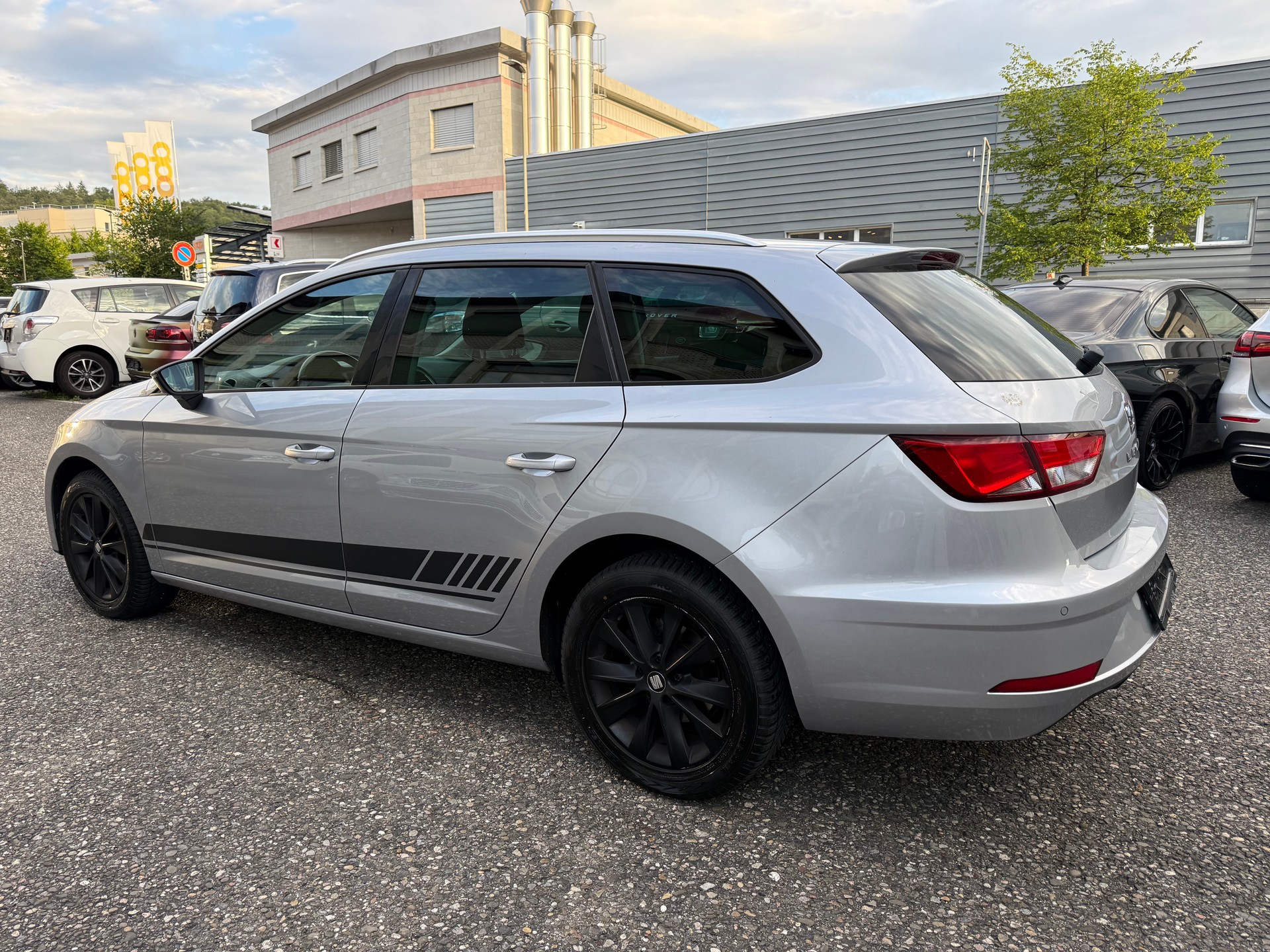 SEAT Leon ST 1.6 TDI CR Style DSG-image-2
