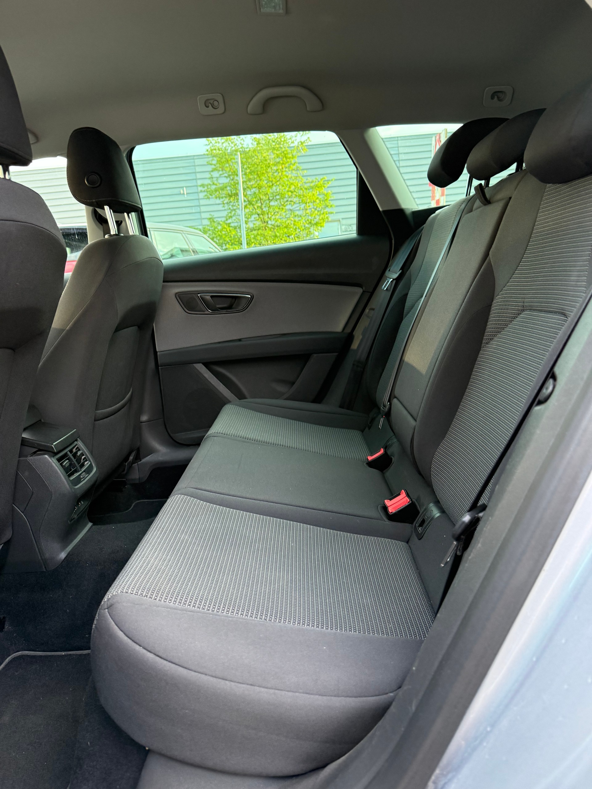 SEAT Leon ST 1.6 TDI CR Style DSG-image-4