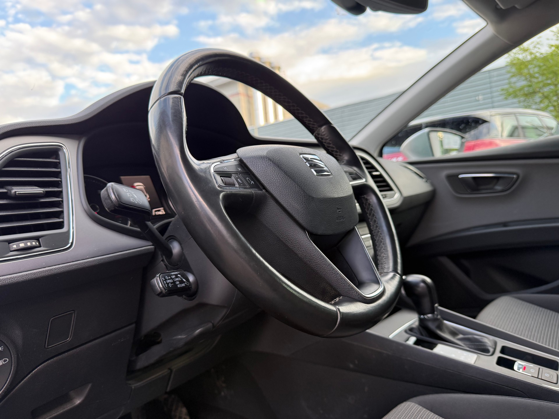 SEAT Leon ST 1.6 TDI CR Style DSG-image-6