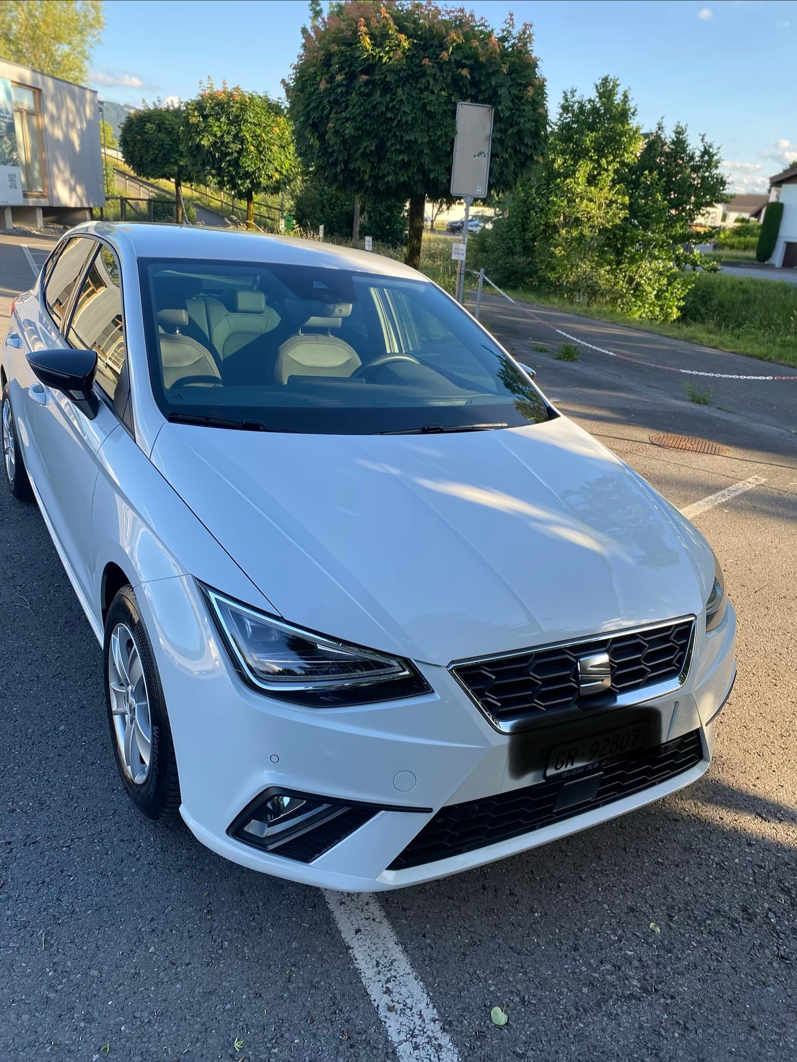SEAT 1.0 TSI 110 Hola FR DSG-image-0
